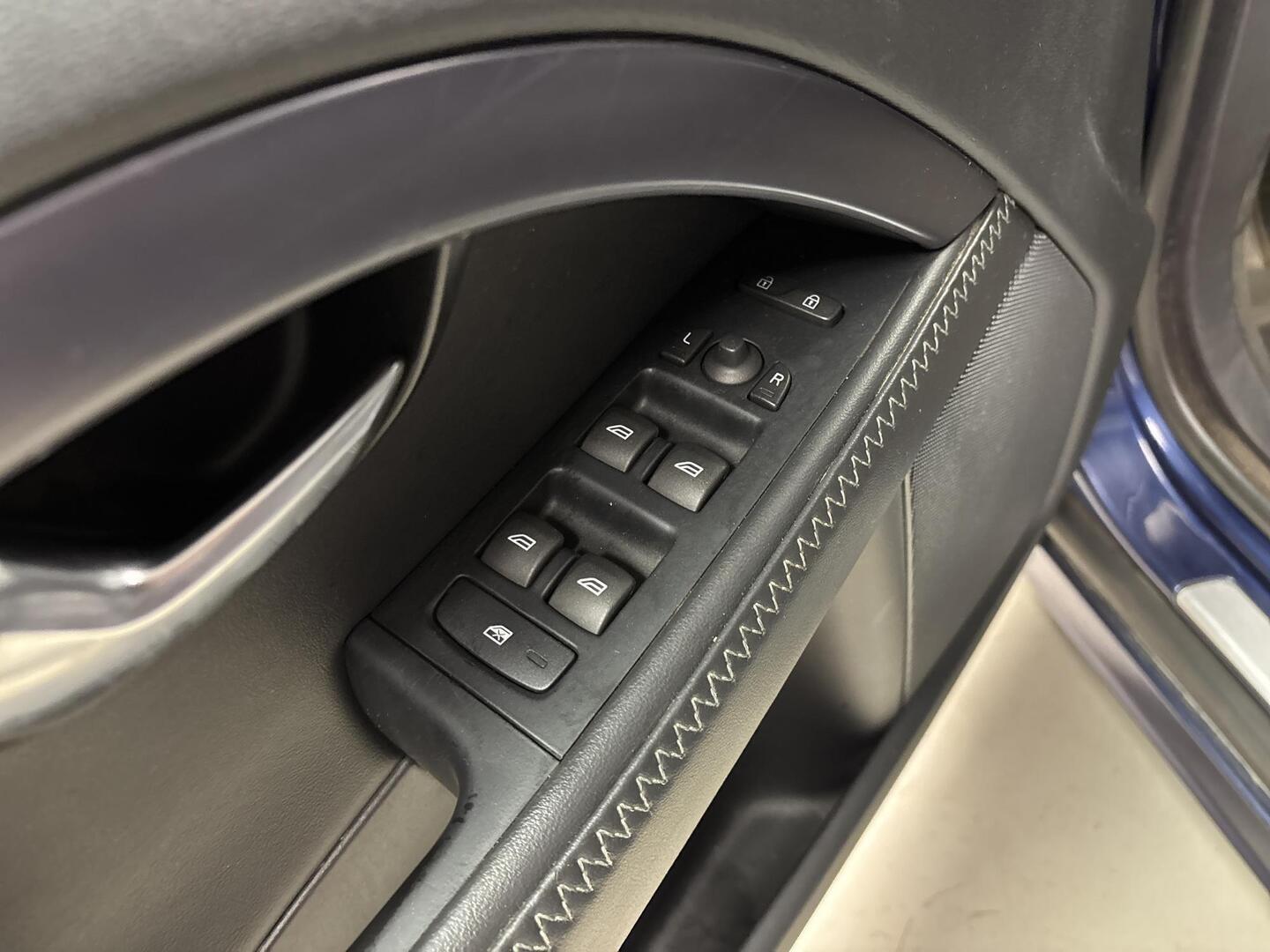 VOLVO V70 2012