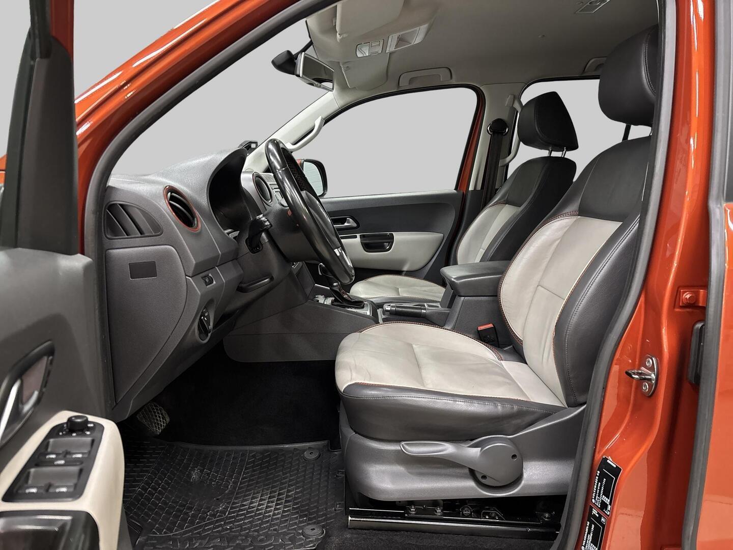 VOLKSWAGEN Amarok 2014