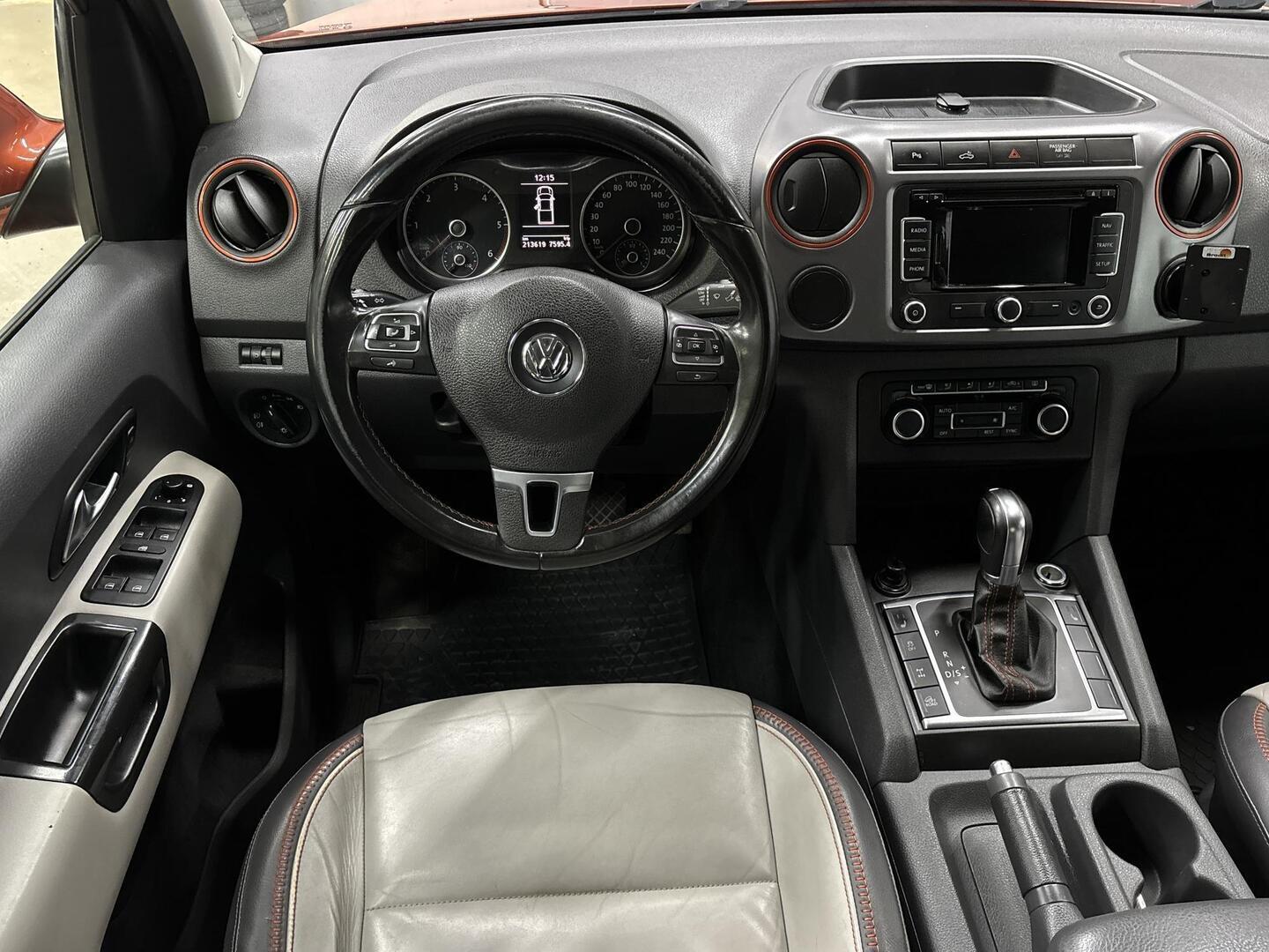 VOLKSWAGEN Amarok 2014