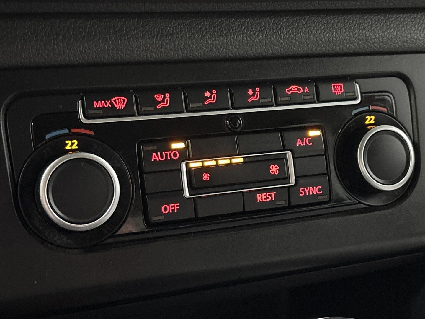 VOLKSWAGEN Amarok 2014