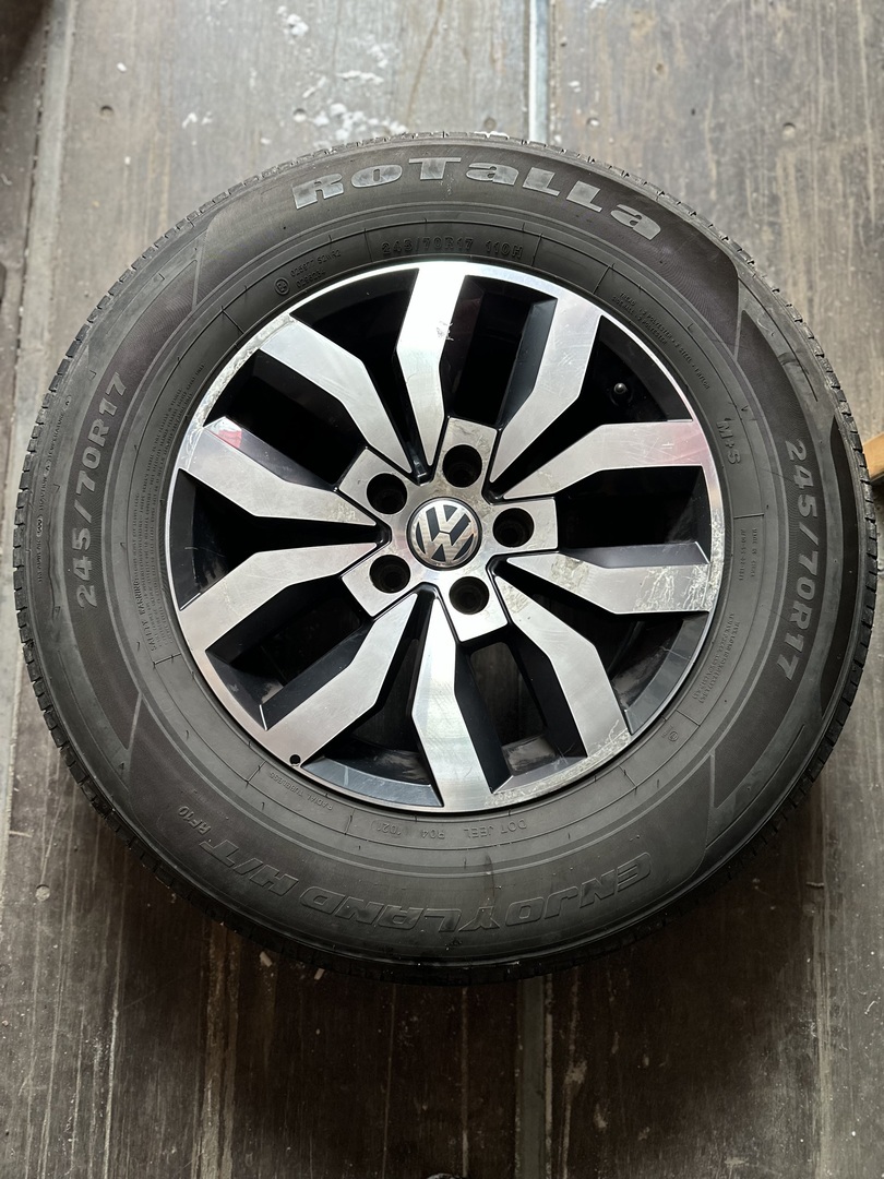 VOLKSWAGEN Amarok 2014