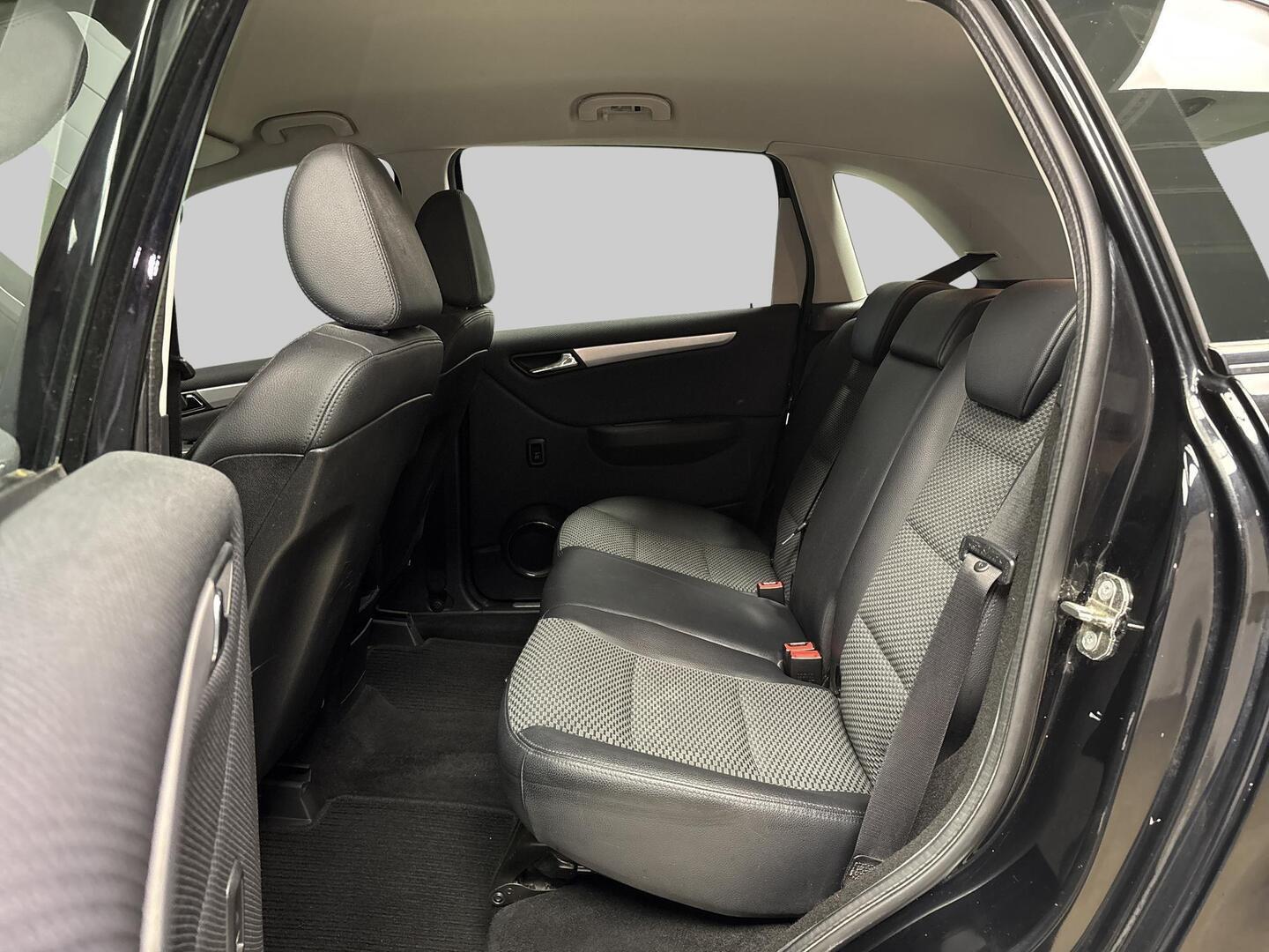 MERCEDES-BENZ B 2010