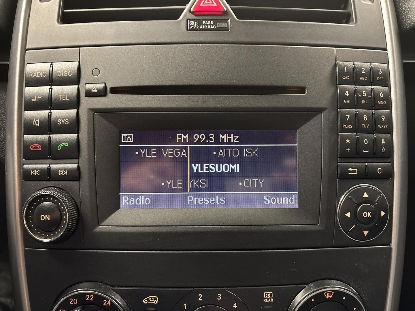MERCEDES-BENZ B 2010