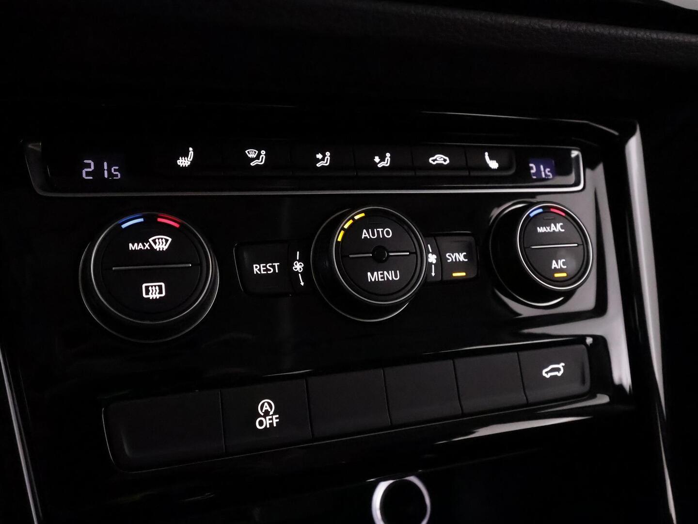 VOLKSWAGEN TOURAN 2019