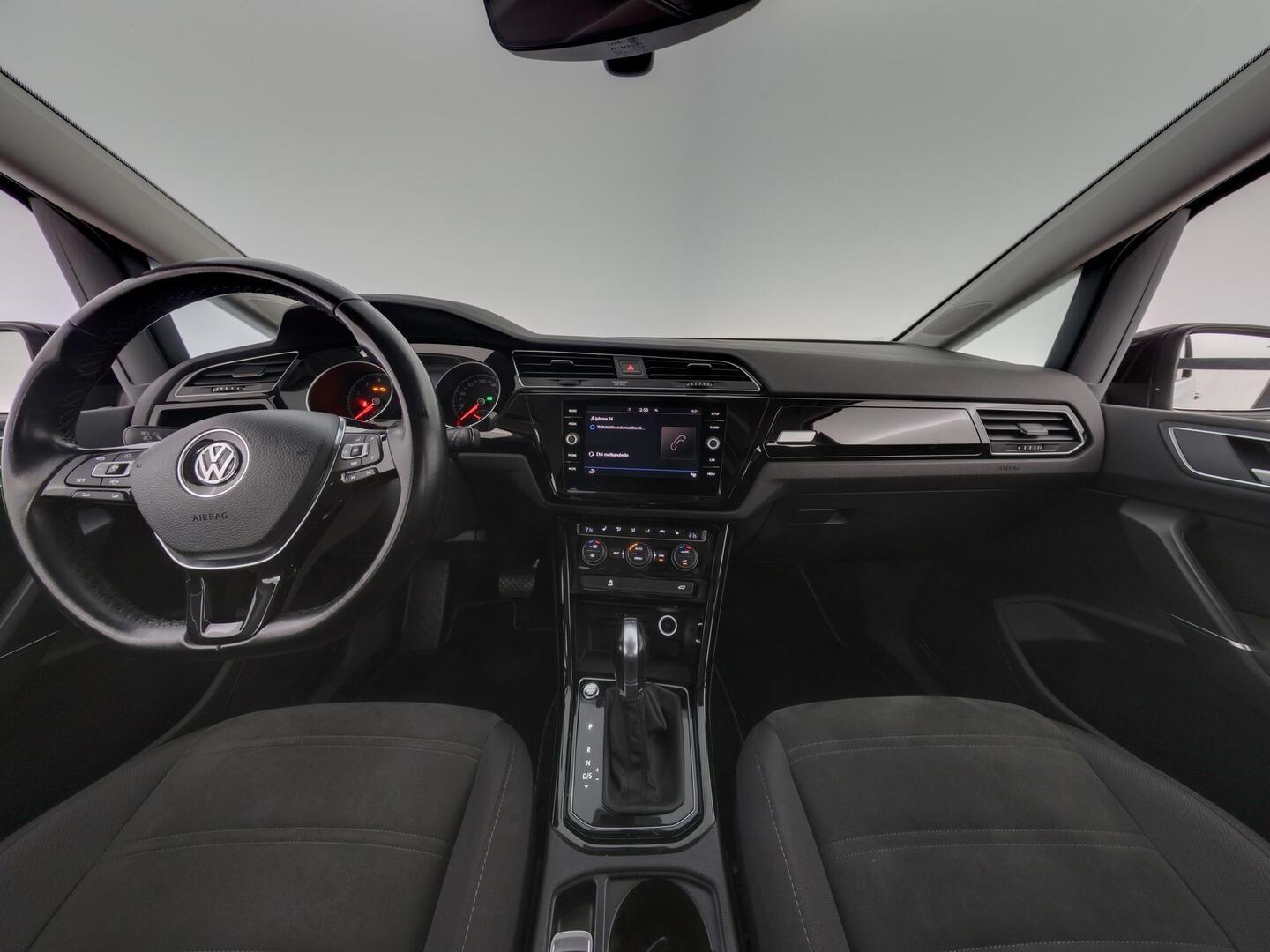 VOLKSWAGEN TOURAN 2019