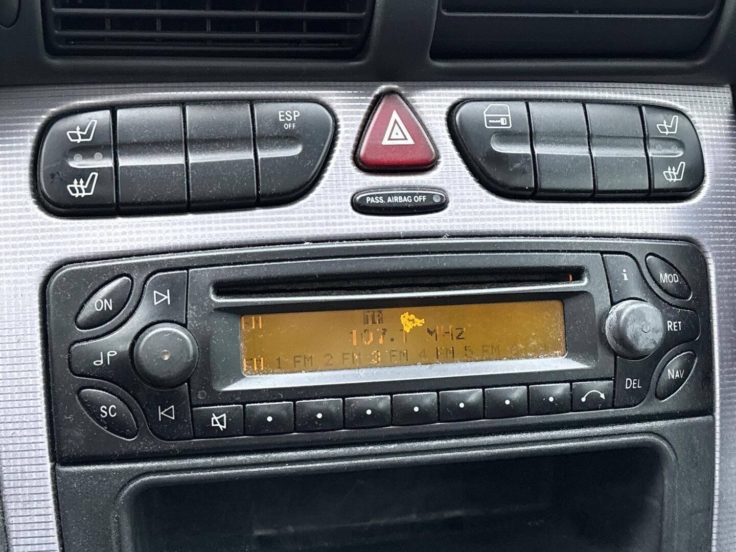 MERCEDES-BENZ C 2004