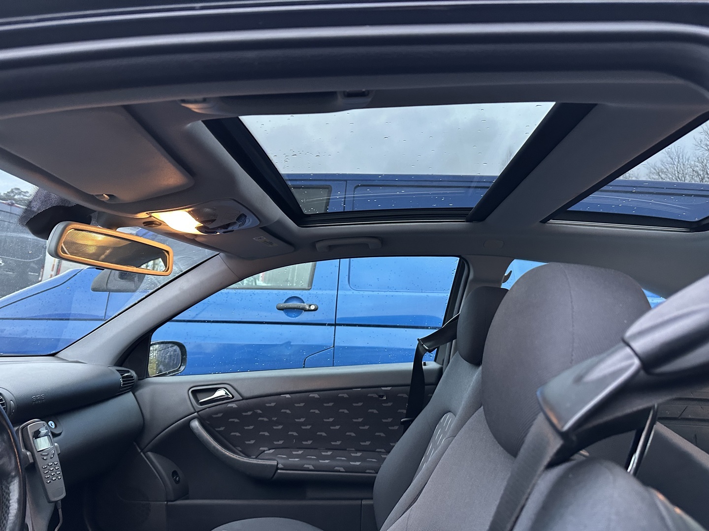 MERCEDES-BENZ C 2004