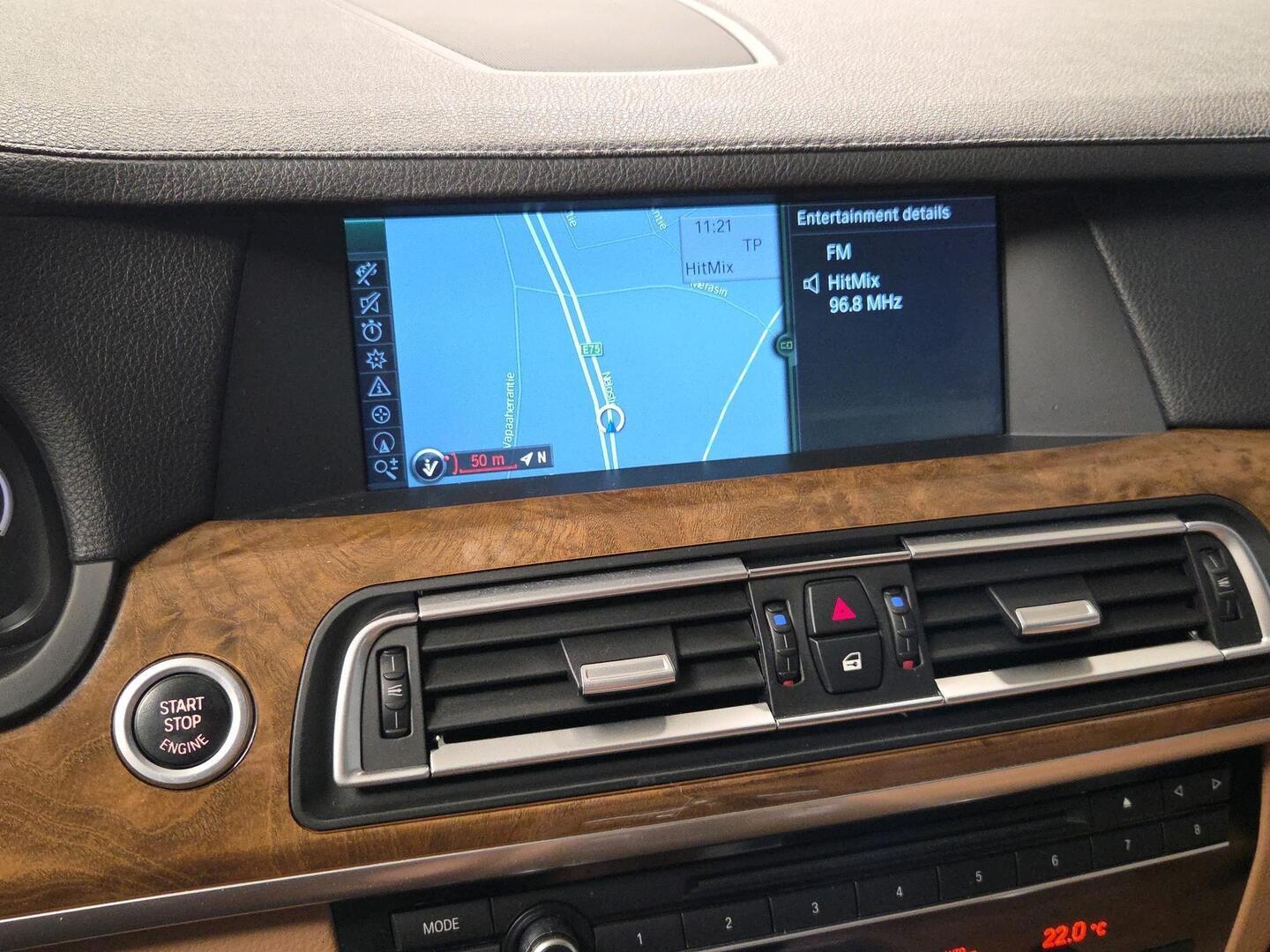 BMW 740 2011