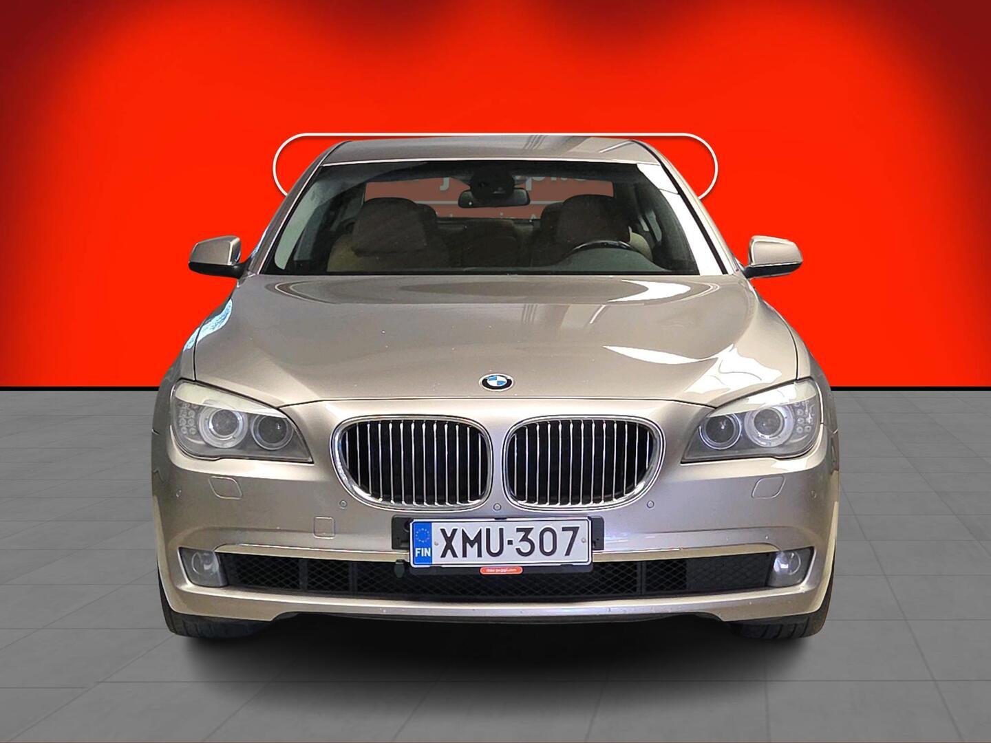 BMW 740 2011