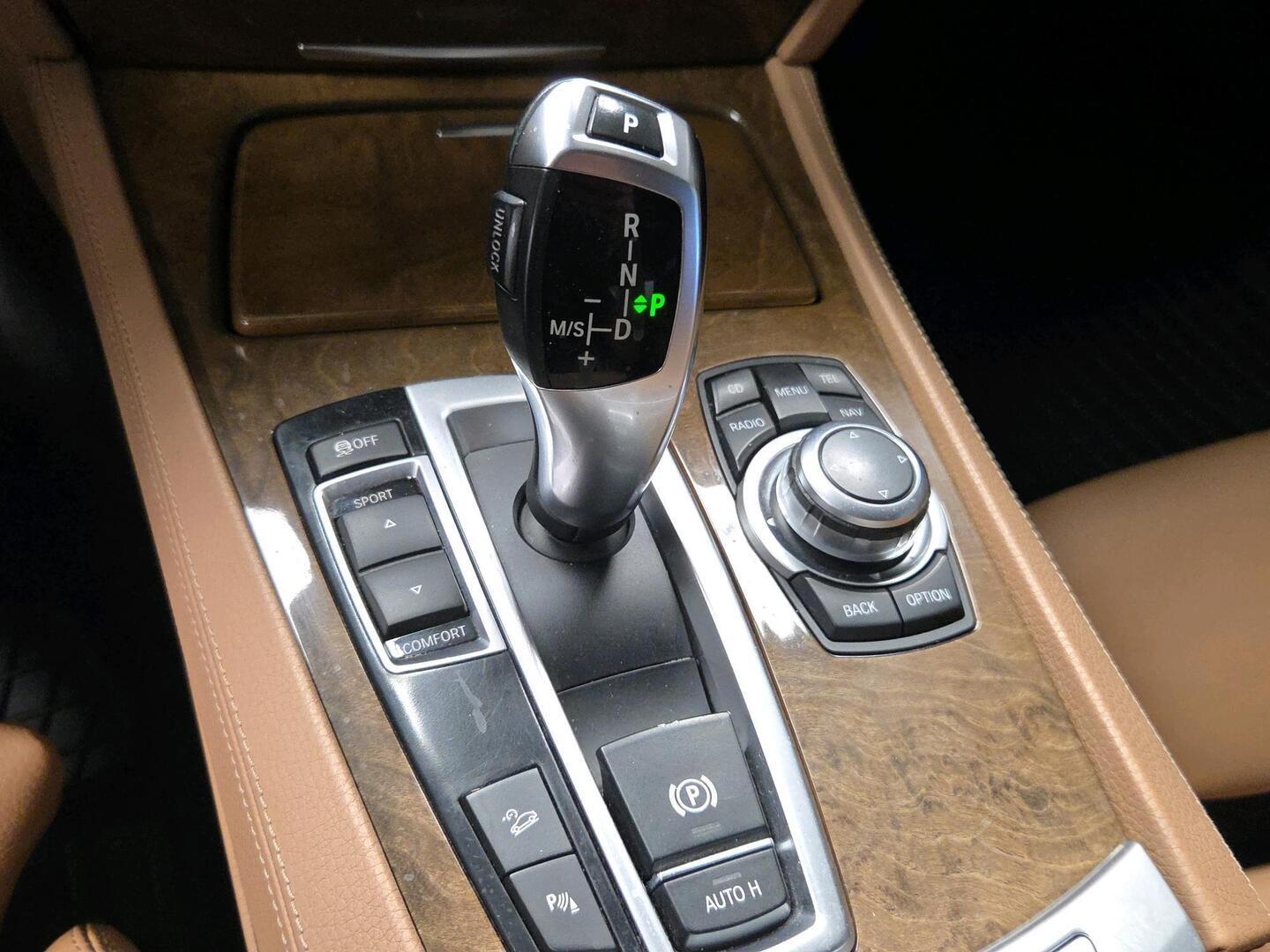 BMW 740 2011