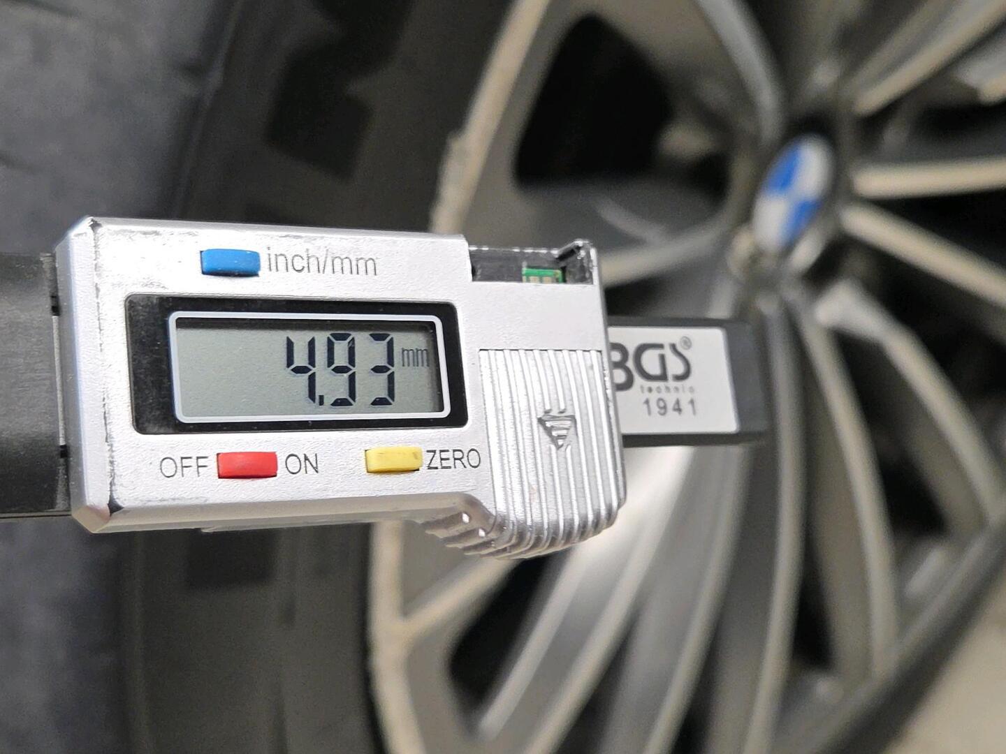 BMW 740 2011