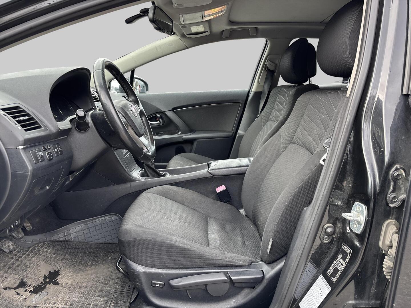 TOYOTA Avensis 2009