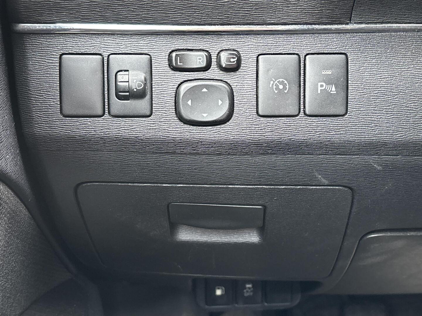 TOYOTA Avensis 2009