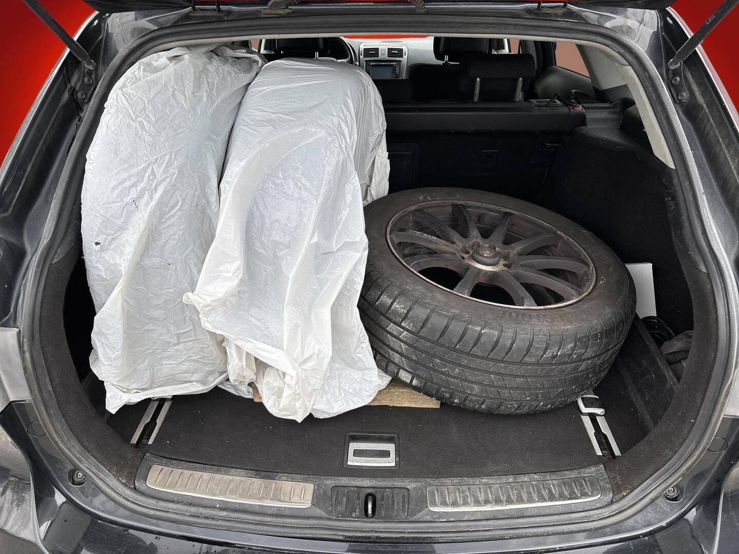 TOYOTA Avensis 2009