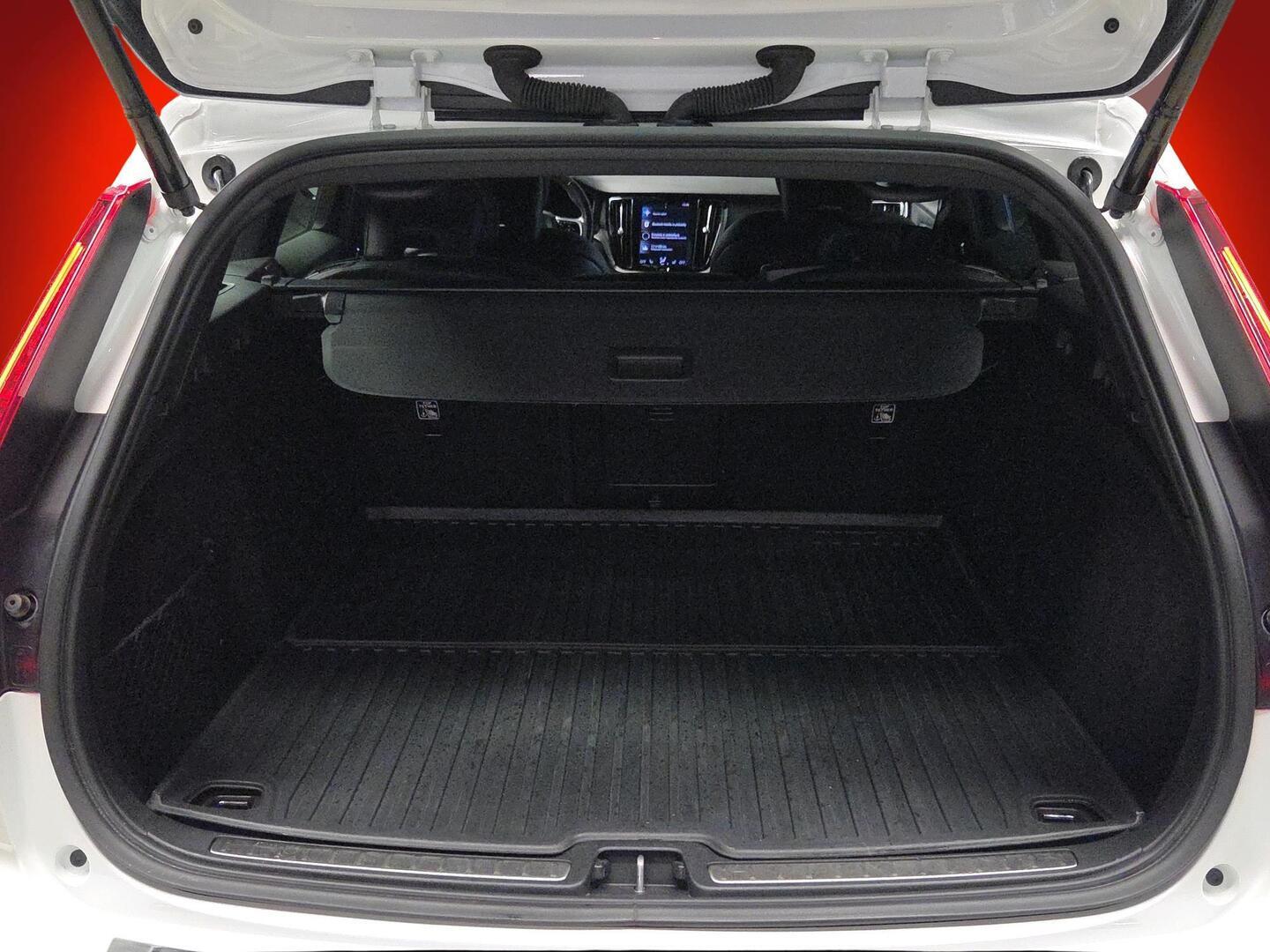 VOLVO V60 2021