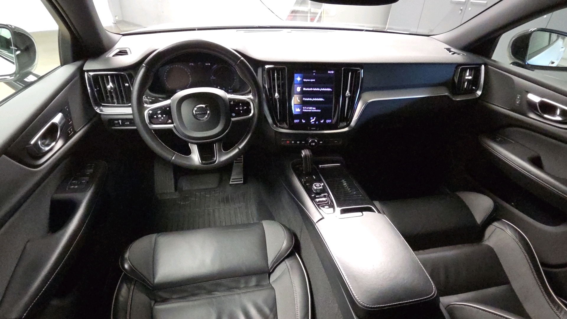 VOLVO V60 2021