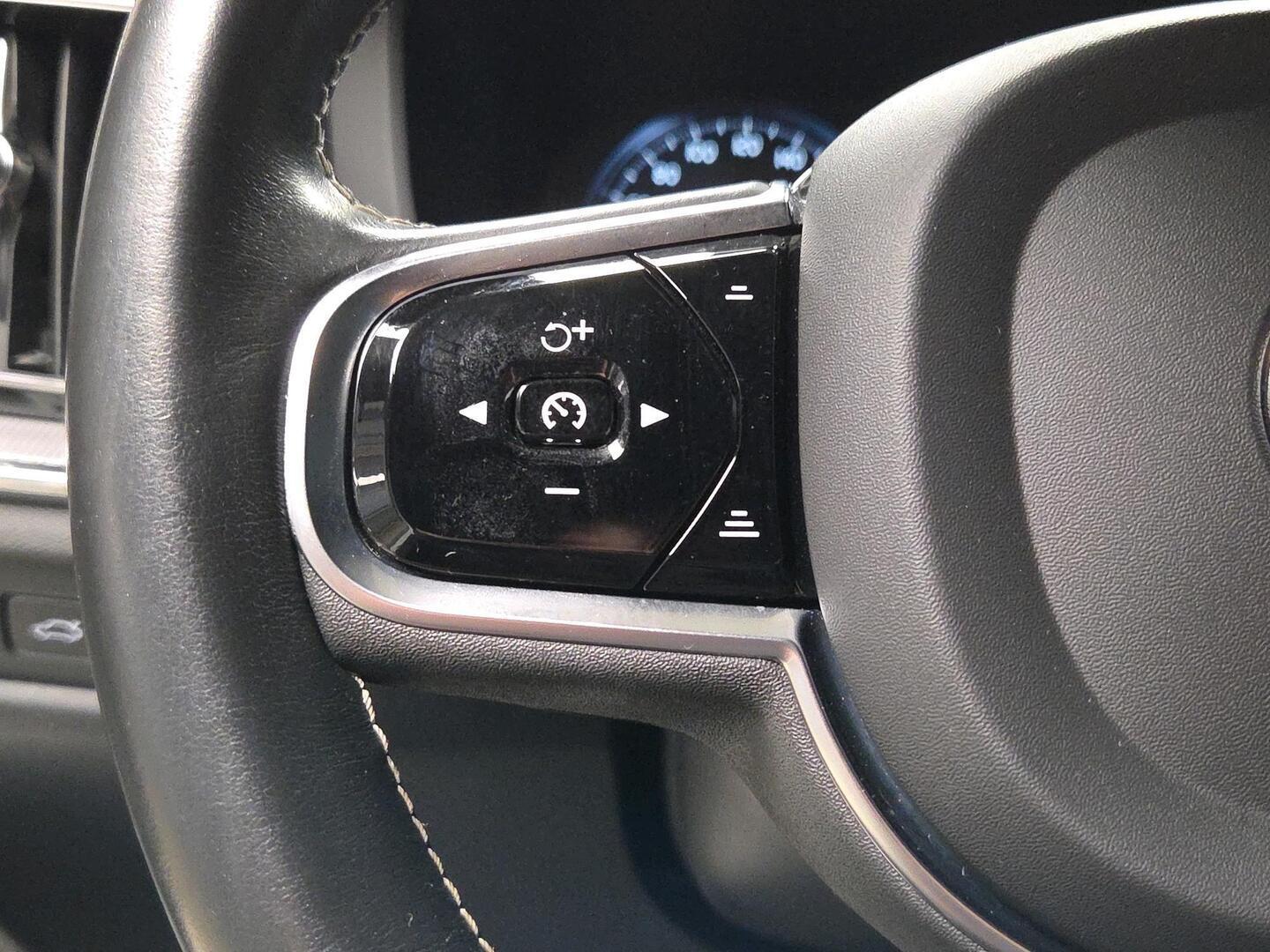 VOLVO V60 2021