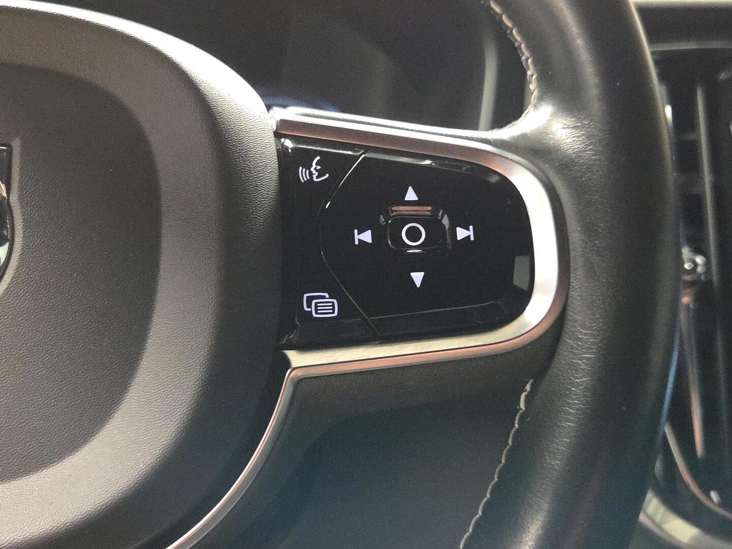 VOLVO V60 2021