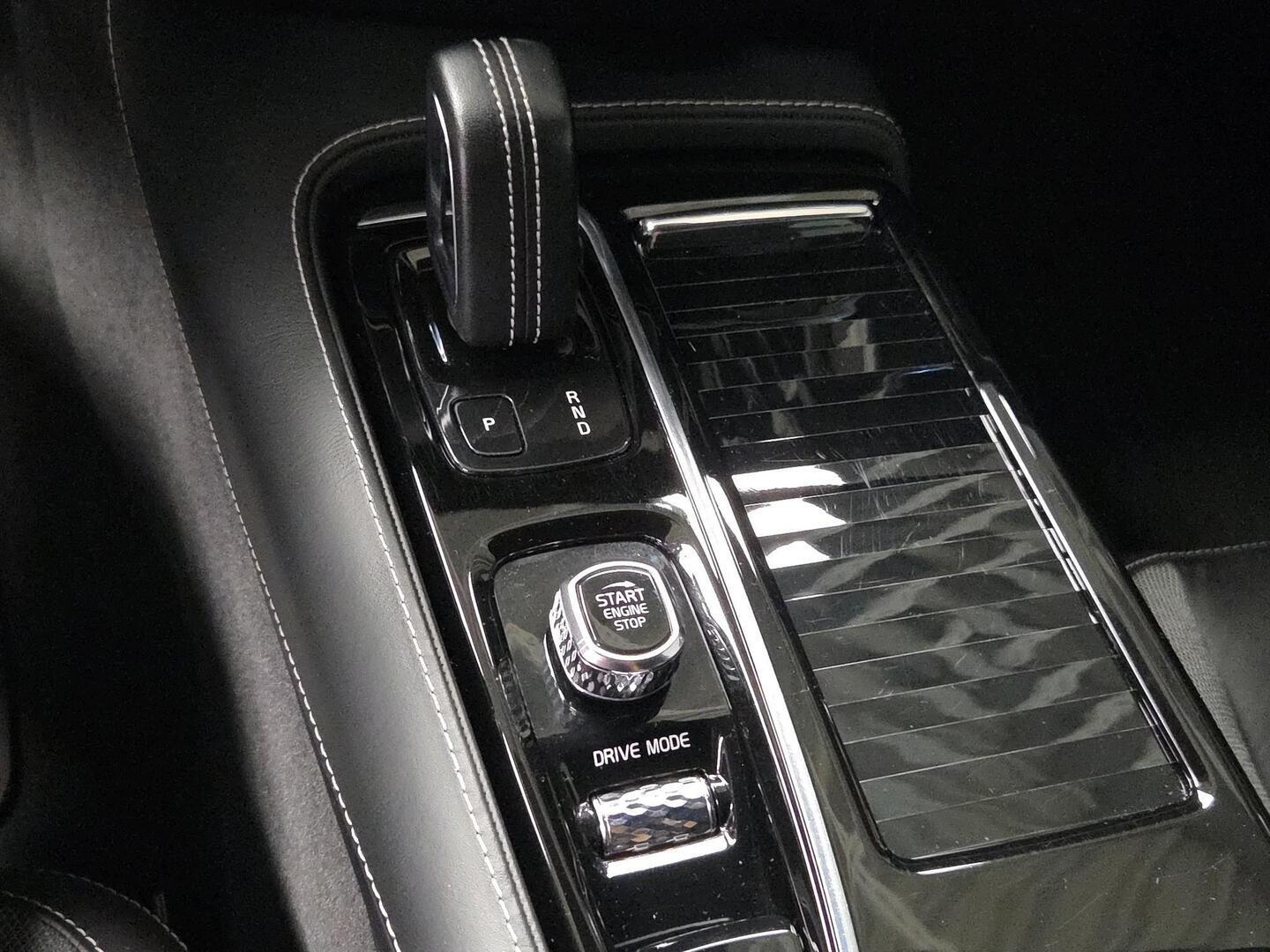 VOLVO V60 2021