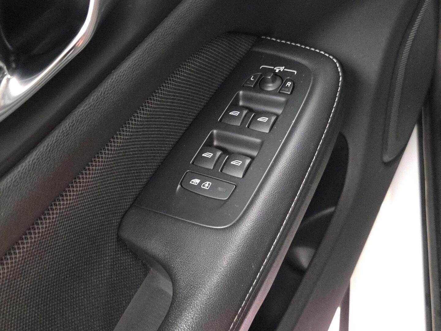 VOLVO V60 2021