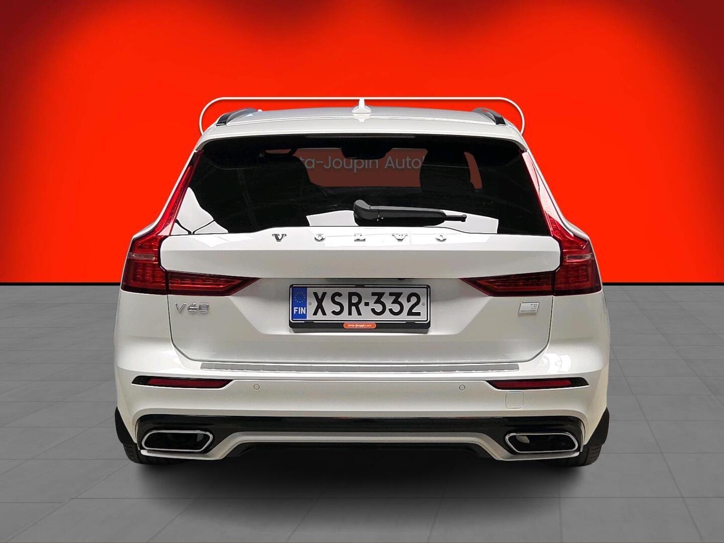 VOLVO V60 2021