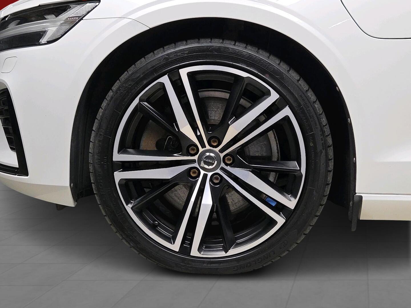 VOLVO V60 2021