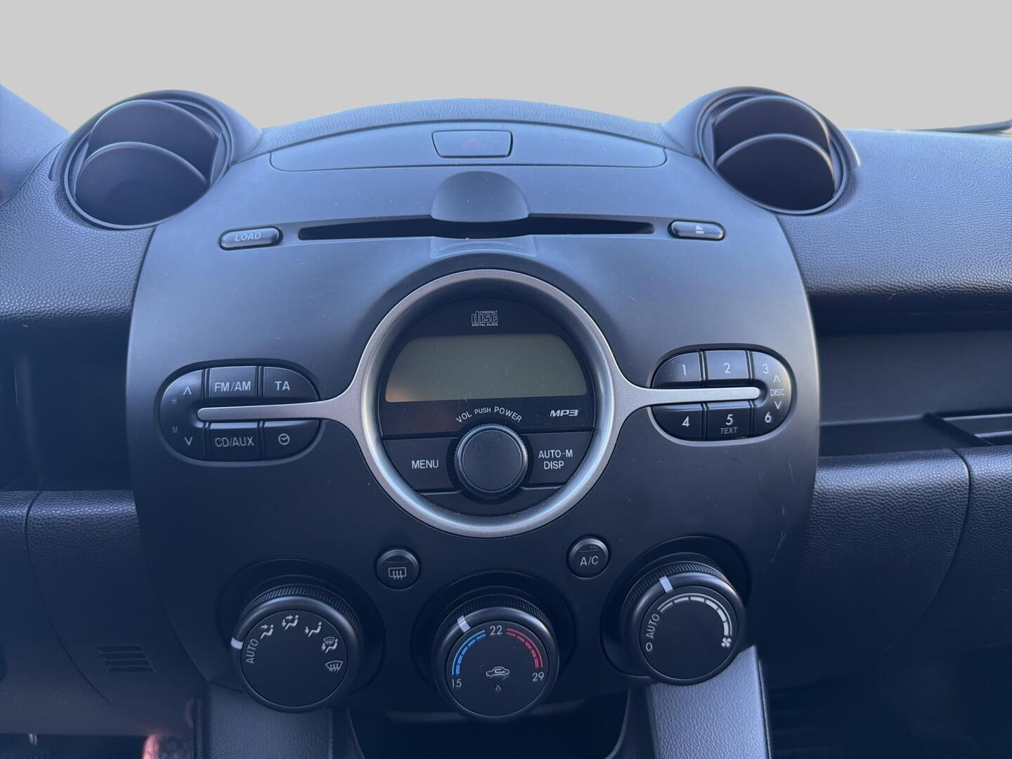 MAZDA 2 2009