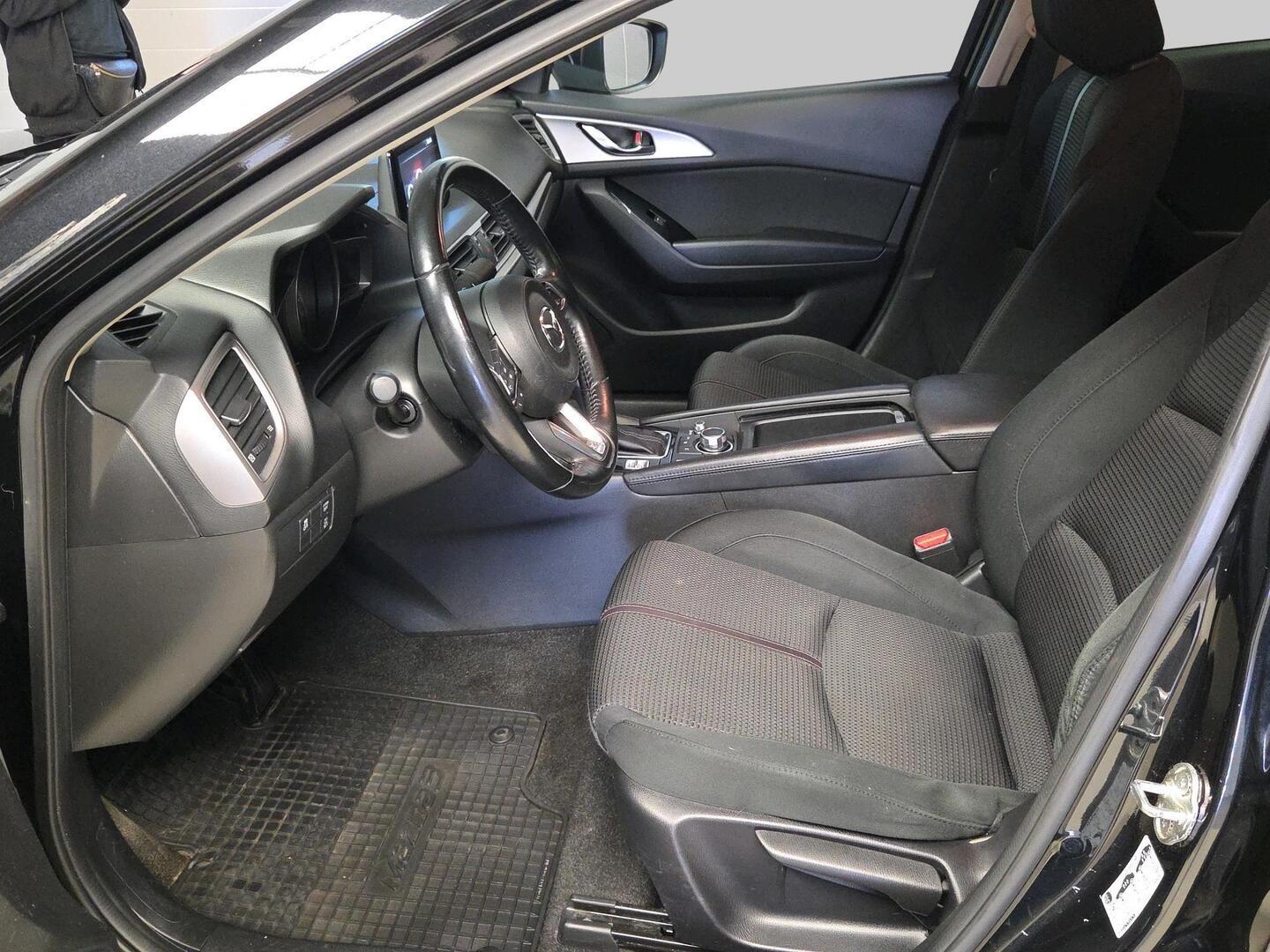 MAZDA 3 2017