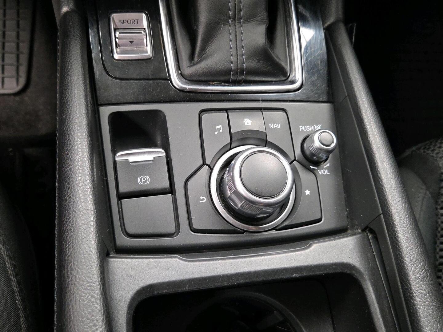 MAZDA 3 2017