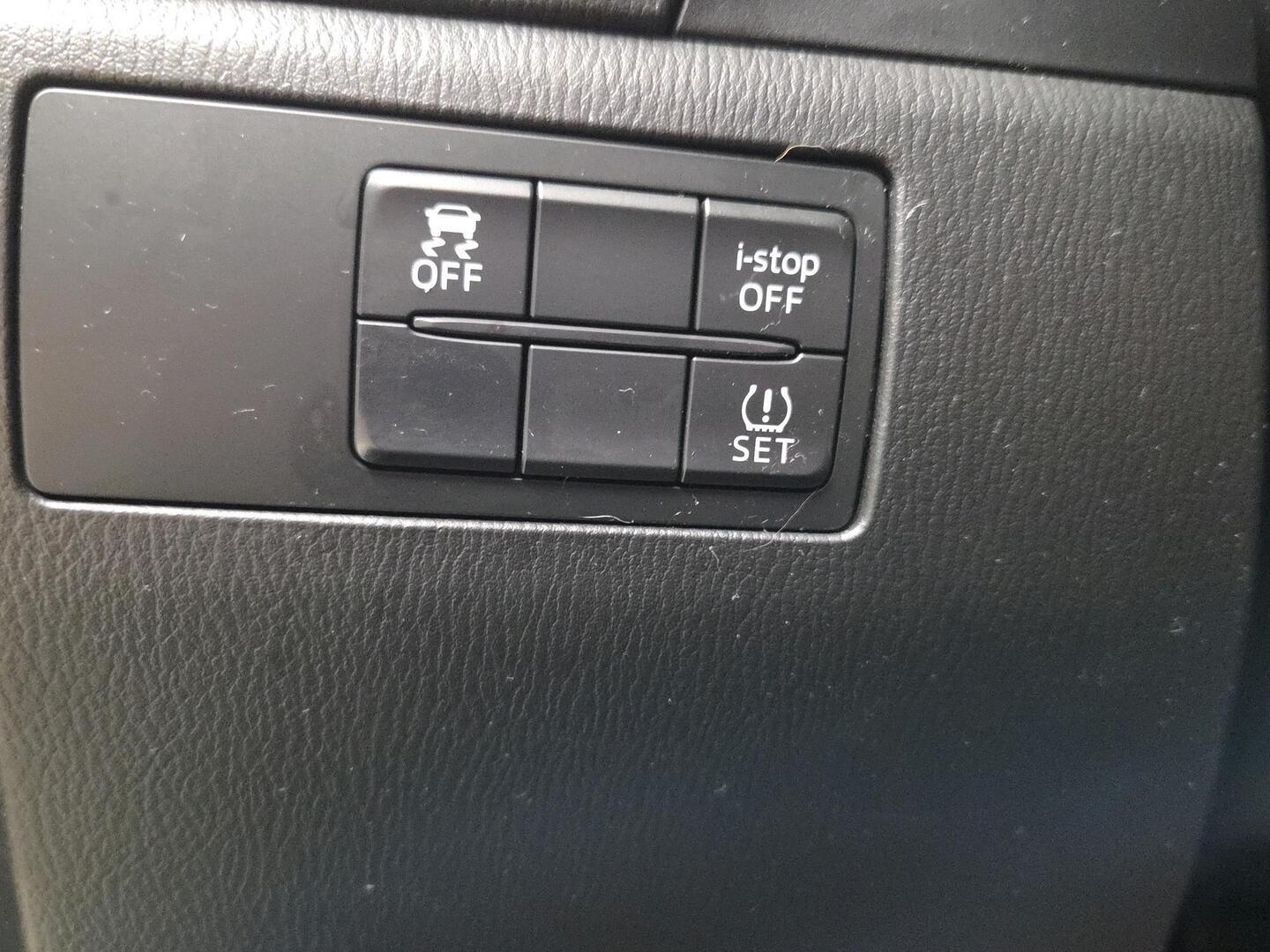 MAZDA 3 2017