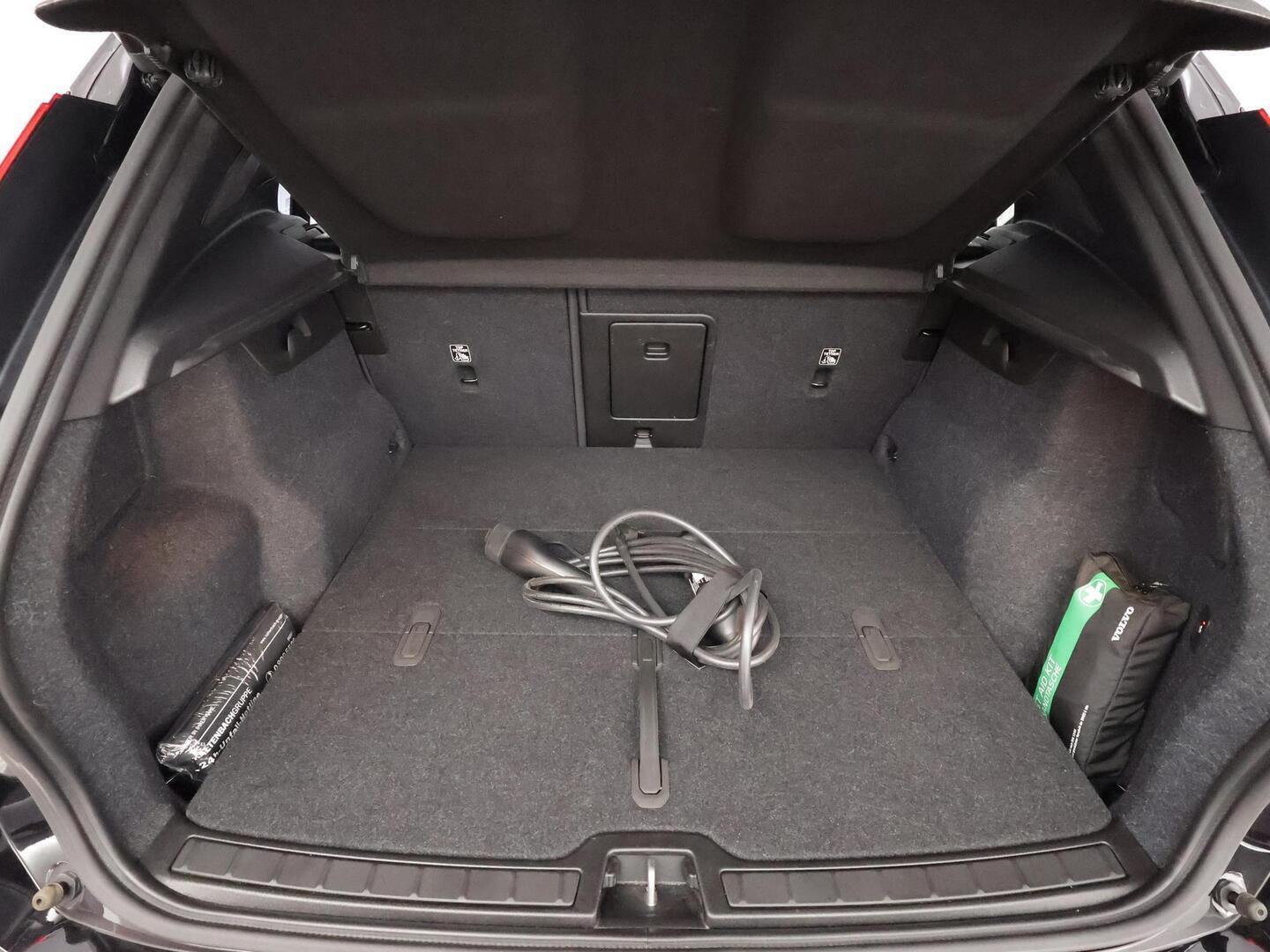 VOLVO XC40 2023