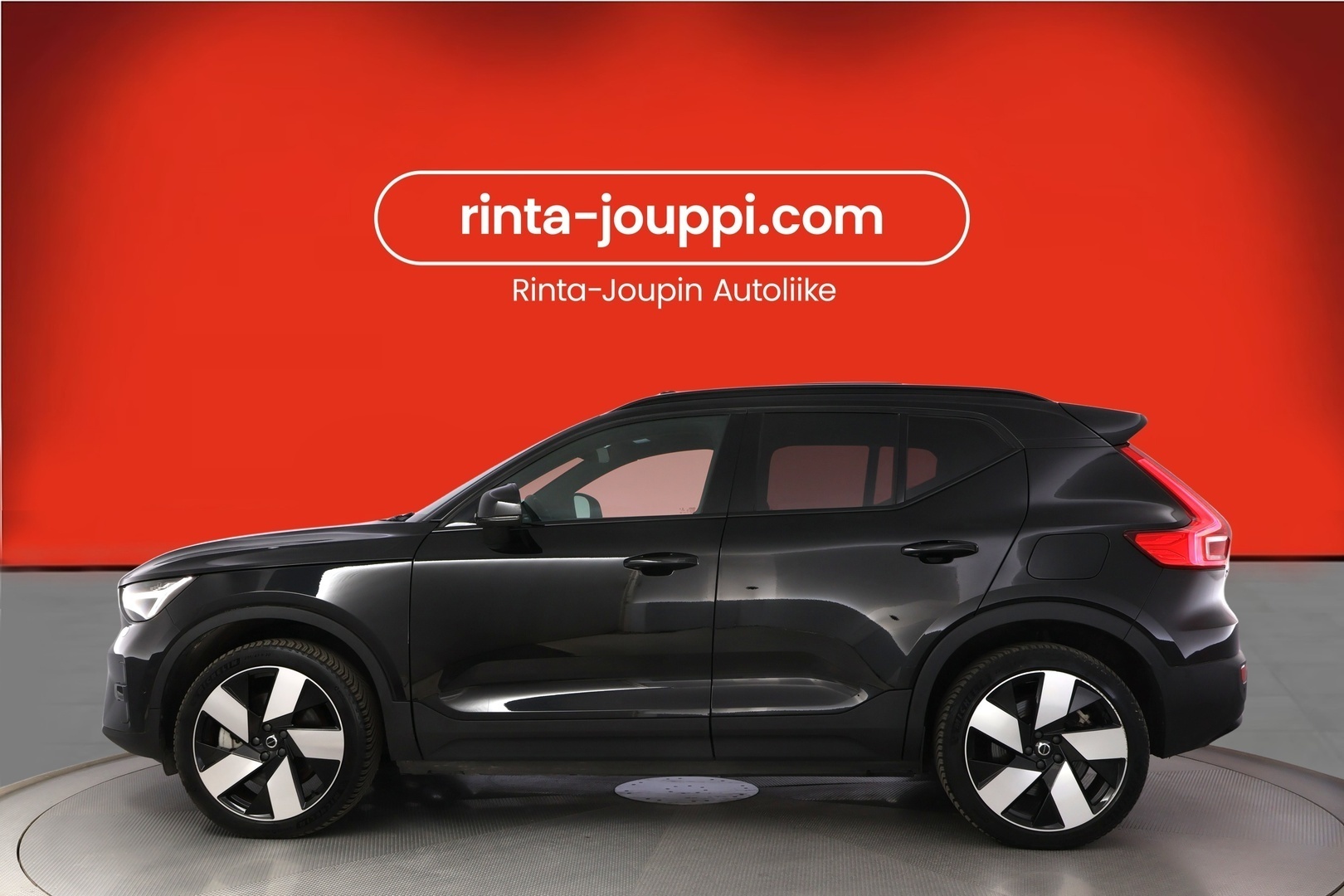 VOLVO XC40 2023