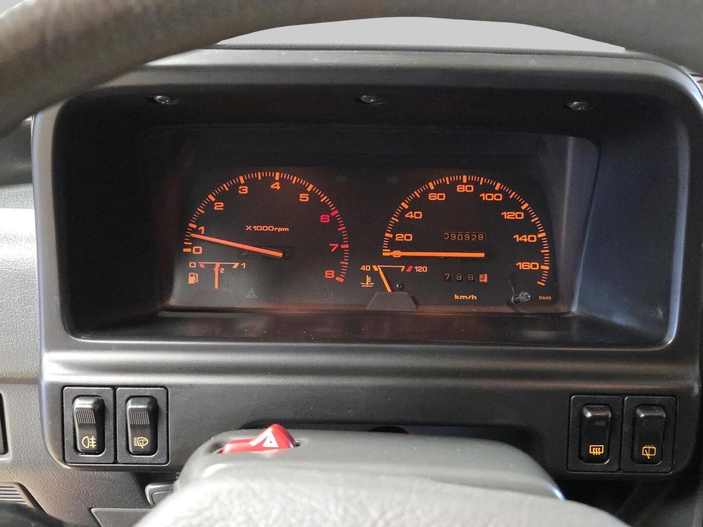 MAZDA 121 1988