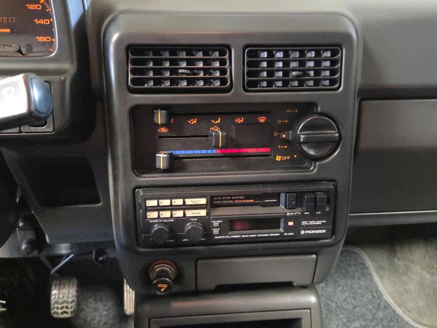 MAZDA 121 1988