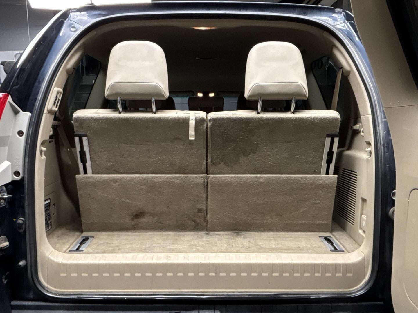 TOYOTA Land Cruiser 2010