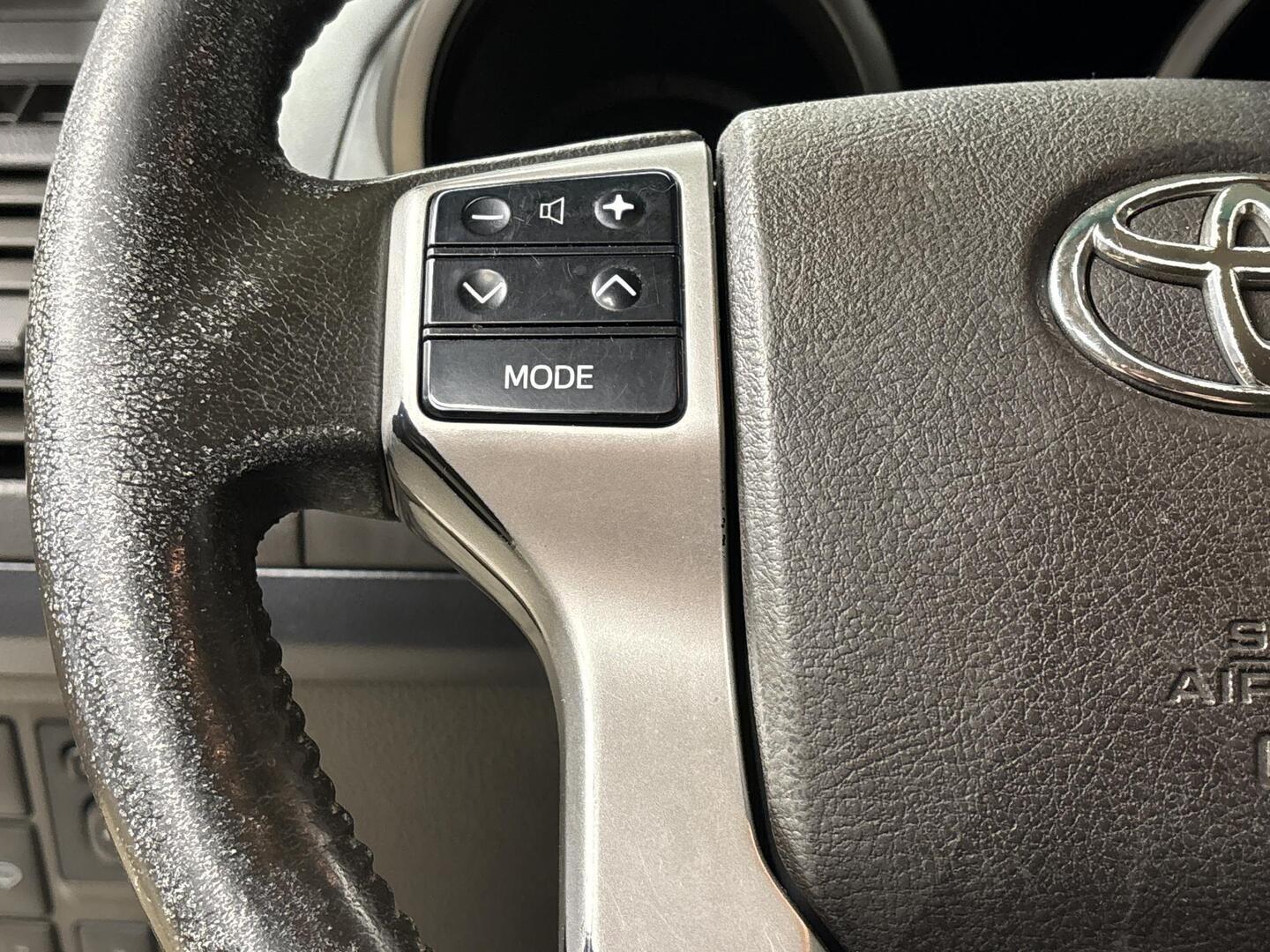 TOYOTA Land Cruiser 2010