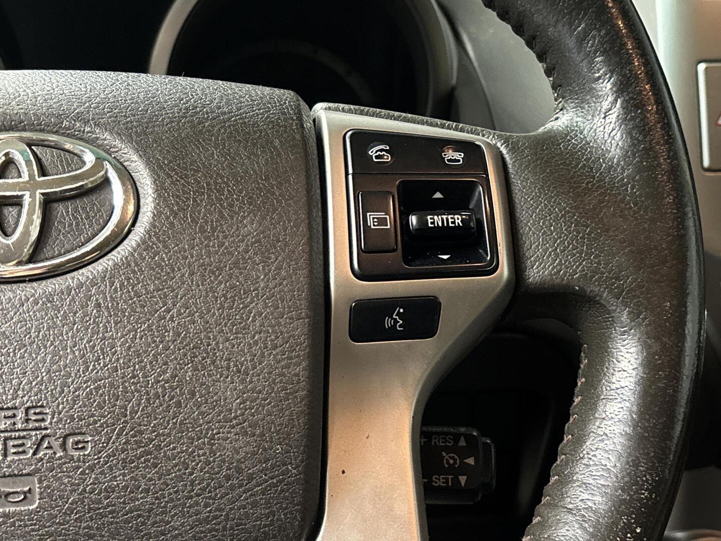 TOYOTA Land Cruiser 2010