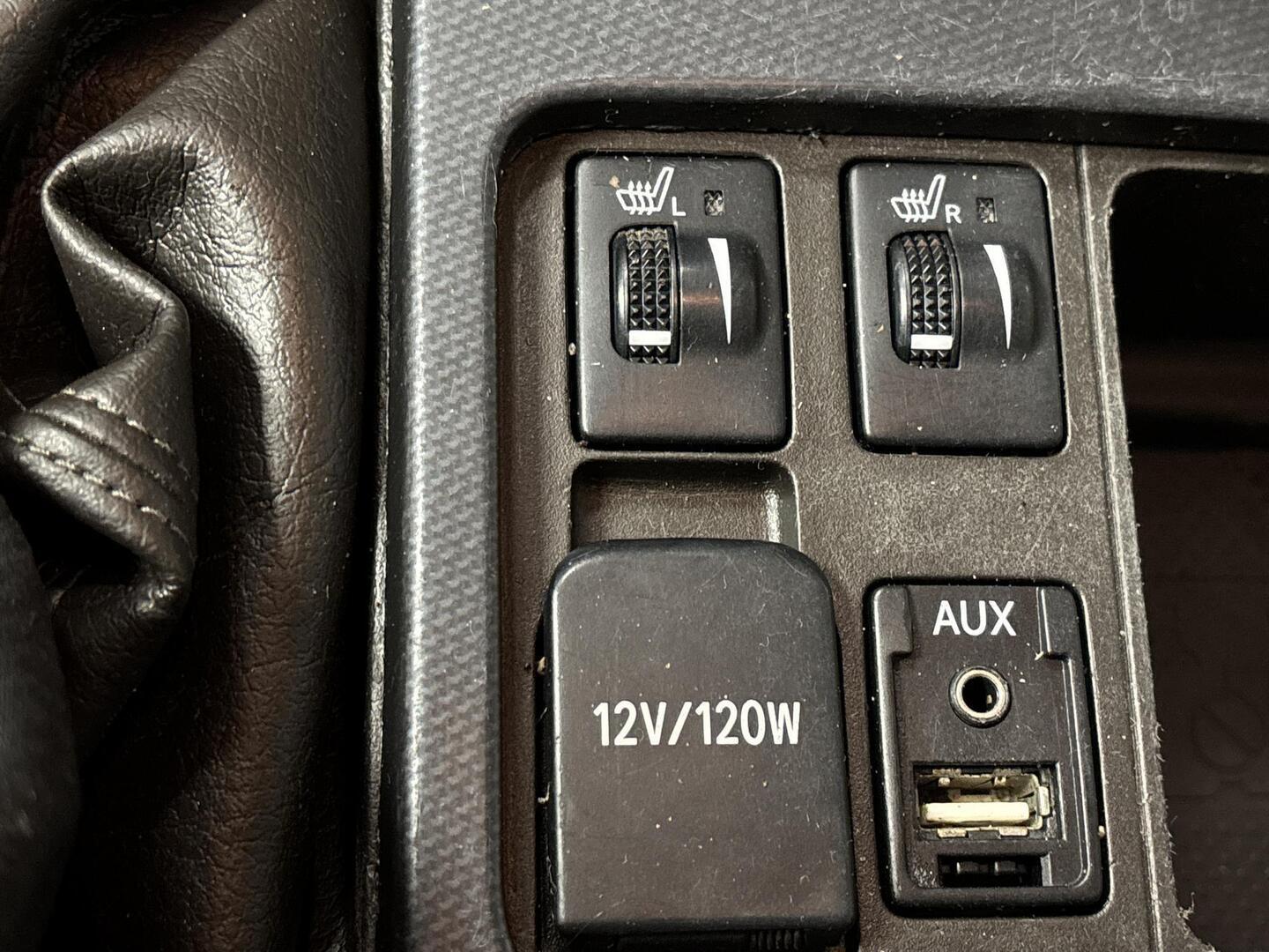 TOYOTA Land Cruiser 2010