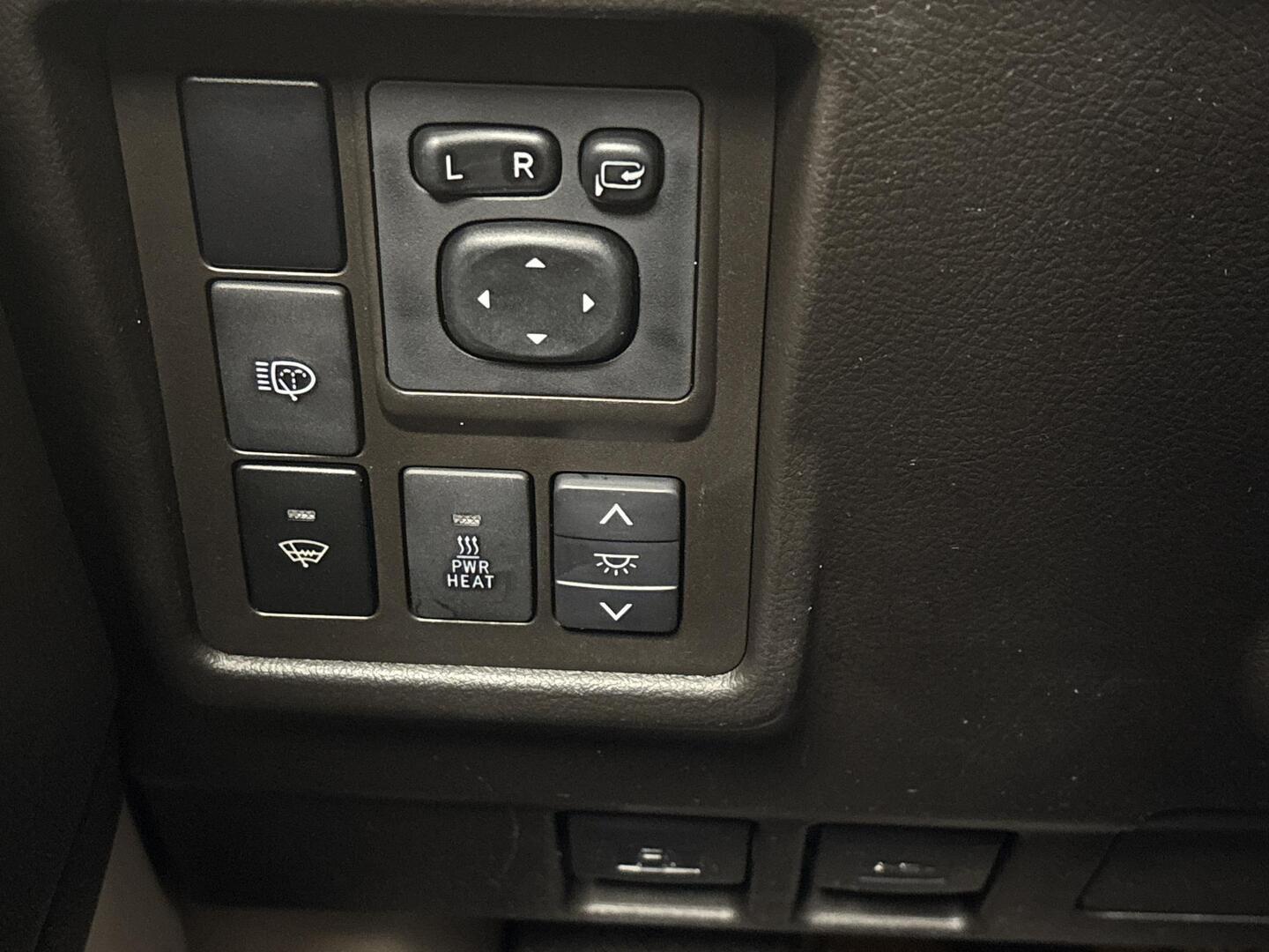 TOYOTA Land Cruiser 2010