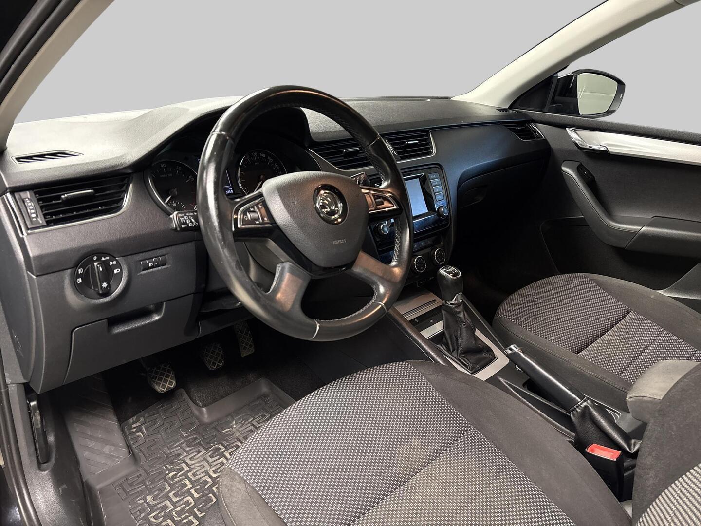 SKODA Octavia 2015