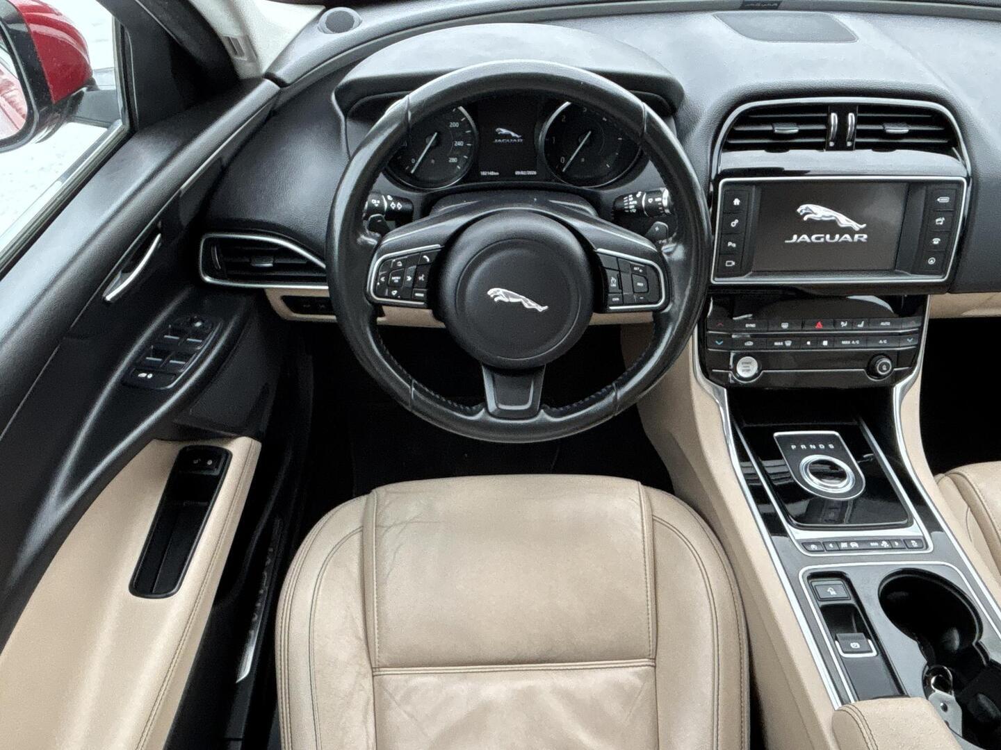 JAGUAR XE 2017