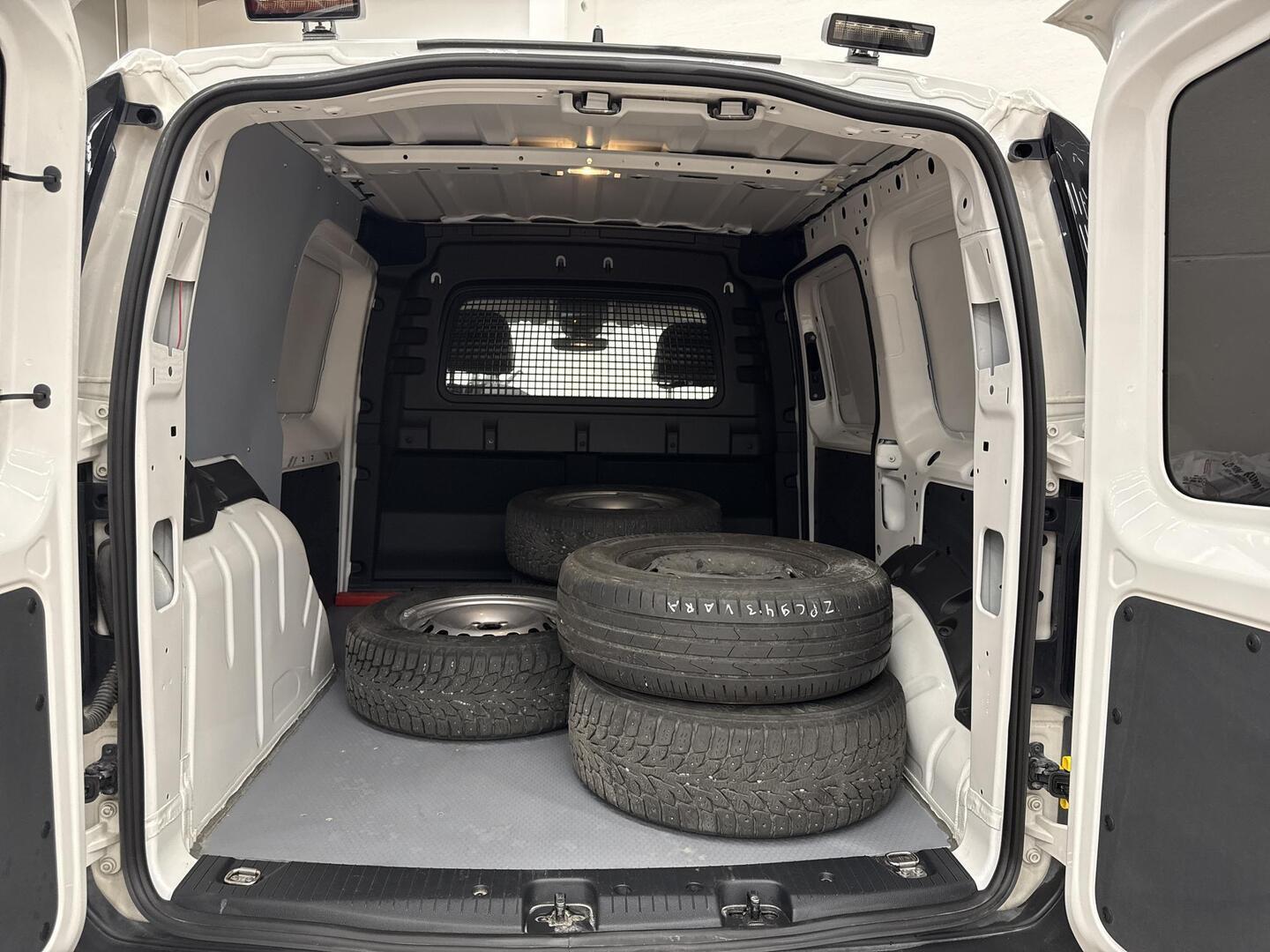 VOLKSWAGEN Caddy 2025