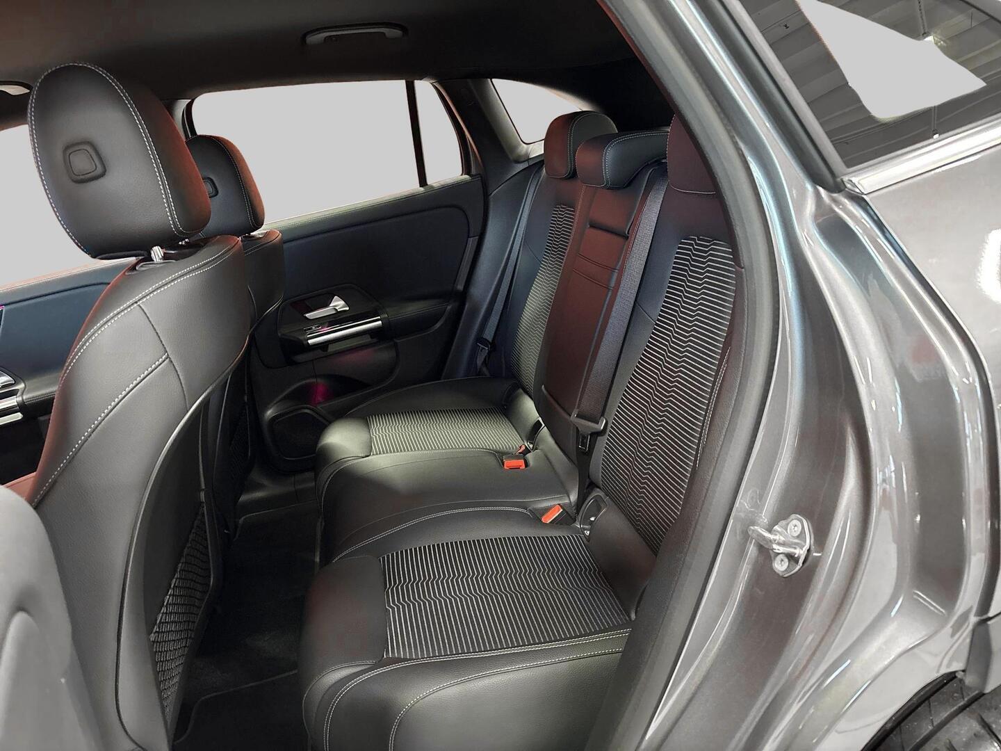 MERCEDES-BENZ EQA 2022