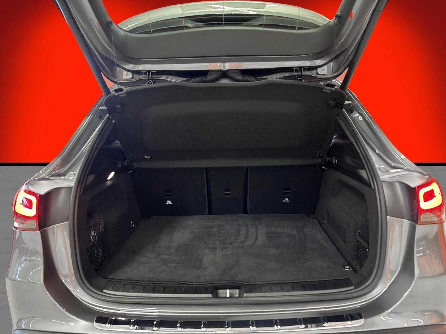 MERCEDES-BENZ EQA 2022