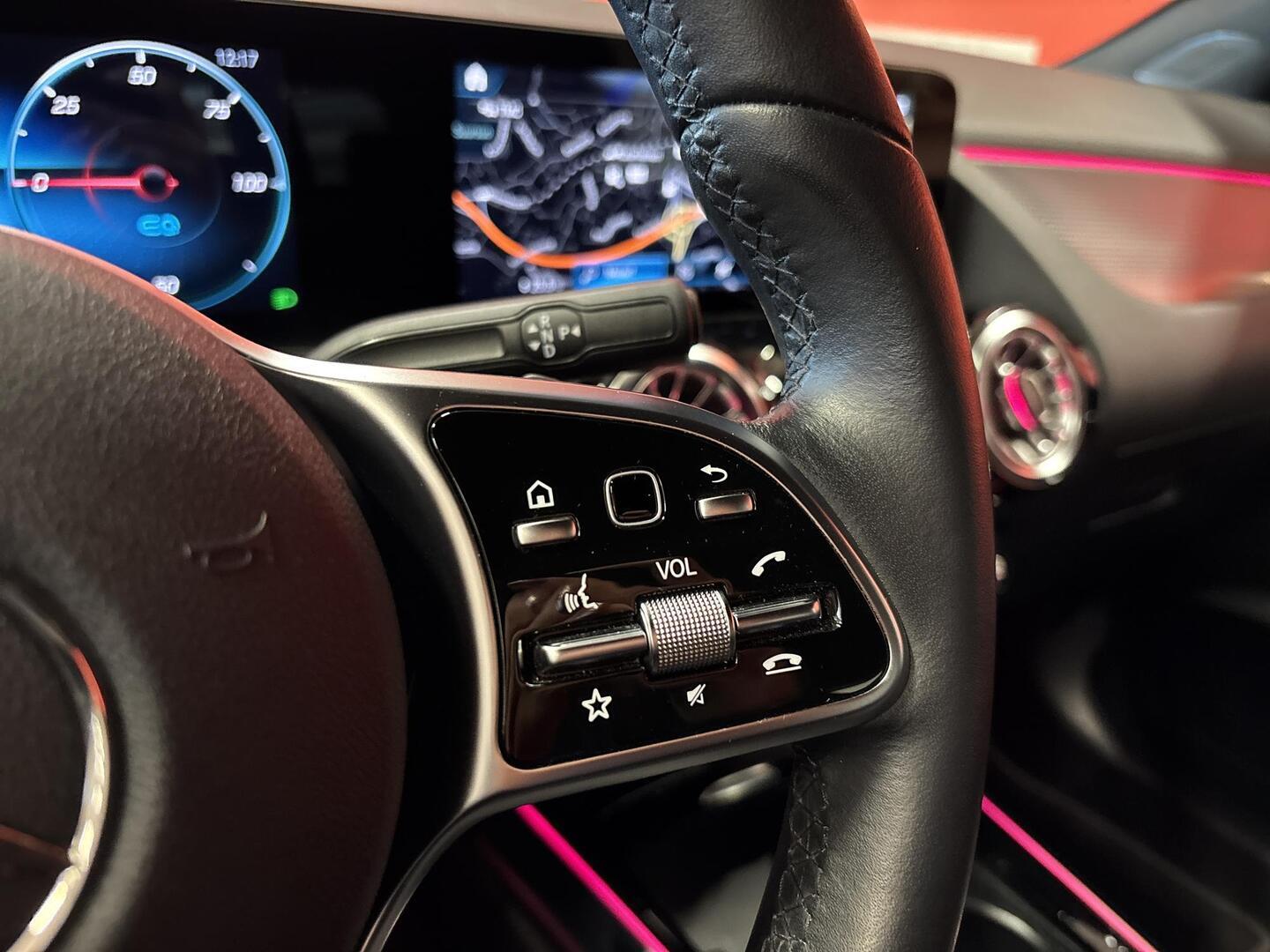 MERCEDES-BENZ EQA 2022