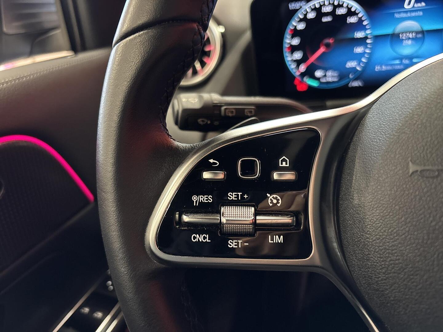 MERCEDES-BENZ EQA 2022