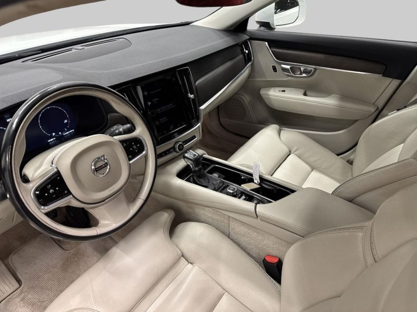 VOLVO V90 CROSS COUNTRY 2017