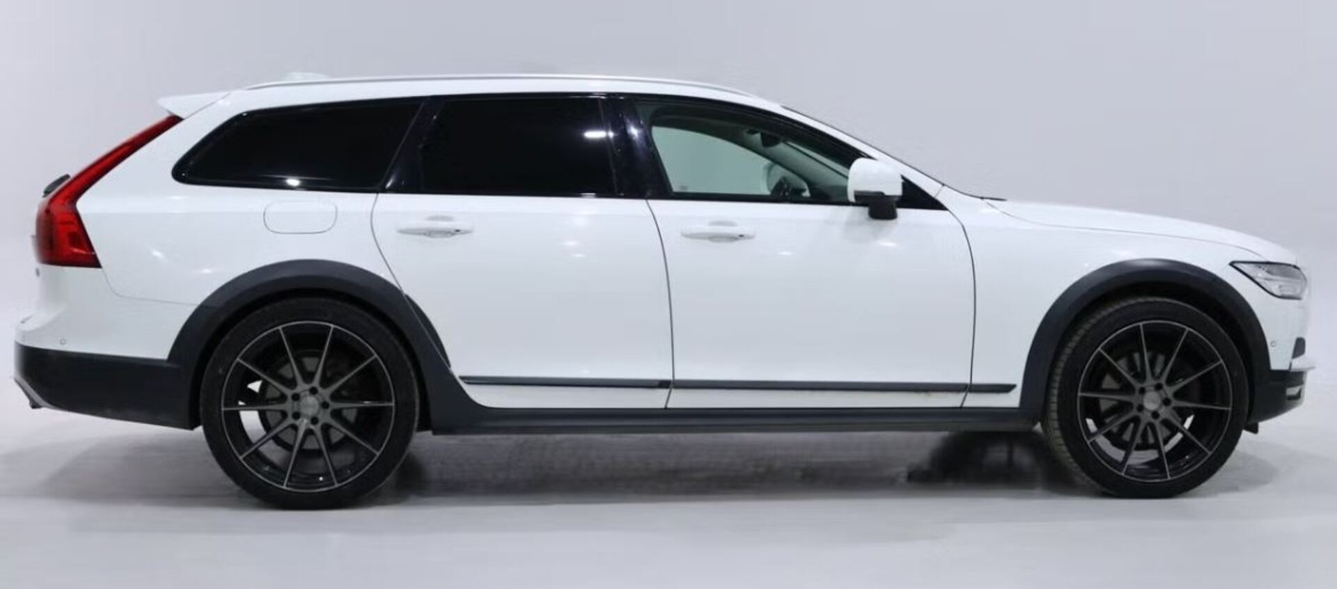 VOLVO V90 CROSS COUNTRY 2017