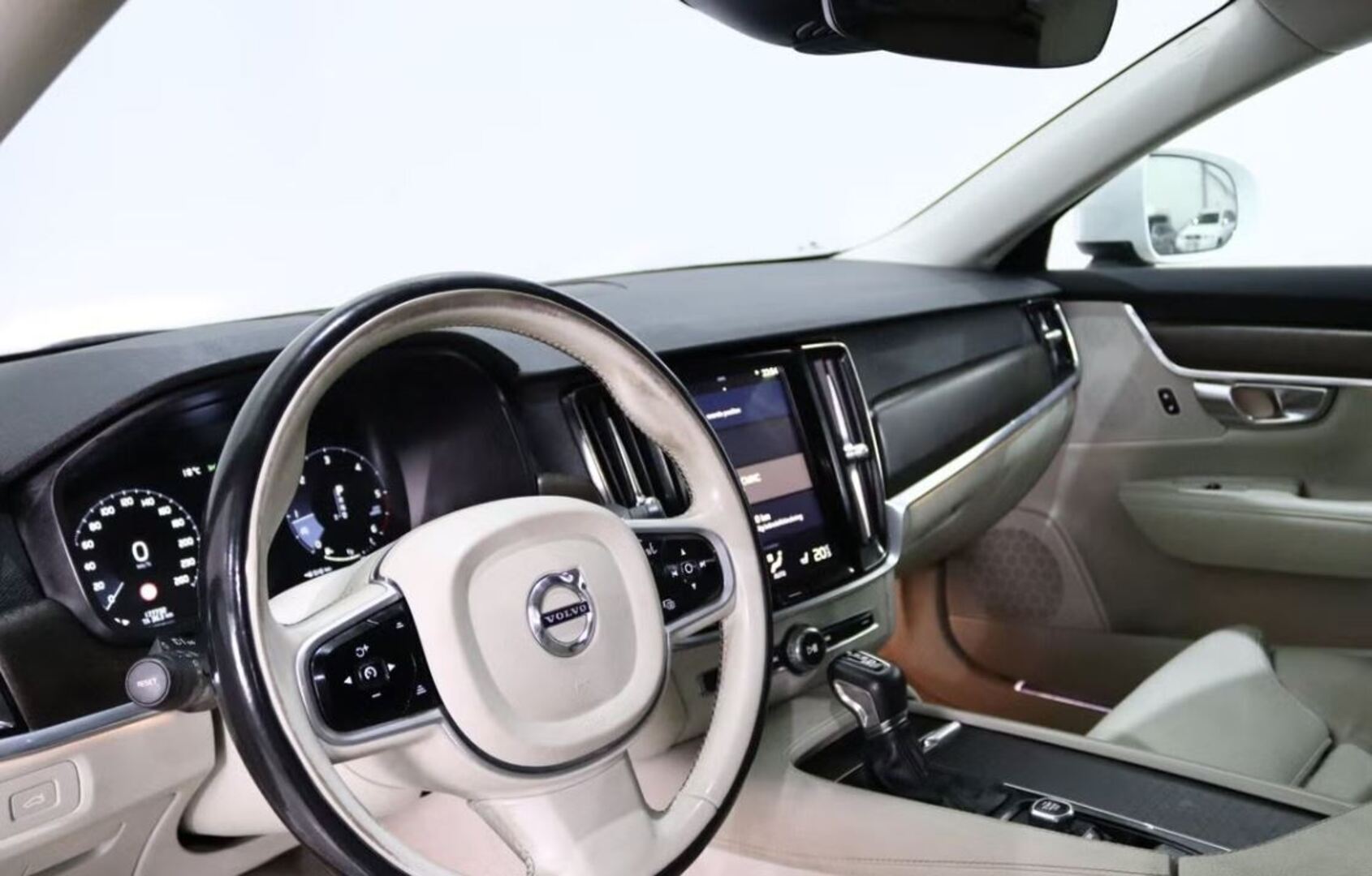 VOLVO V90 CROSS COUNTRY 2017