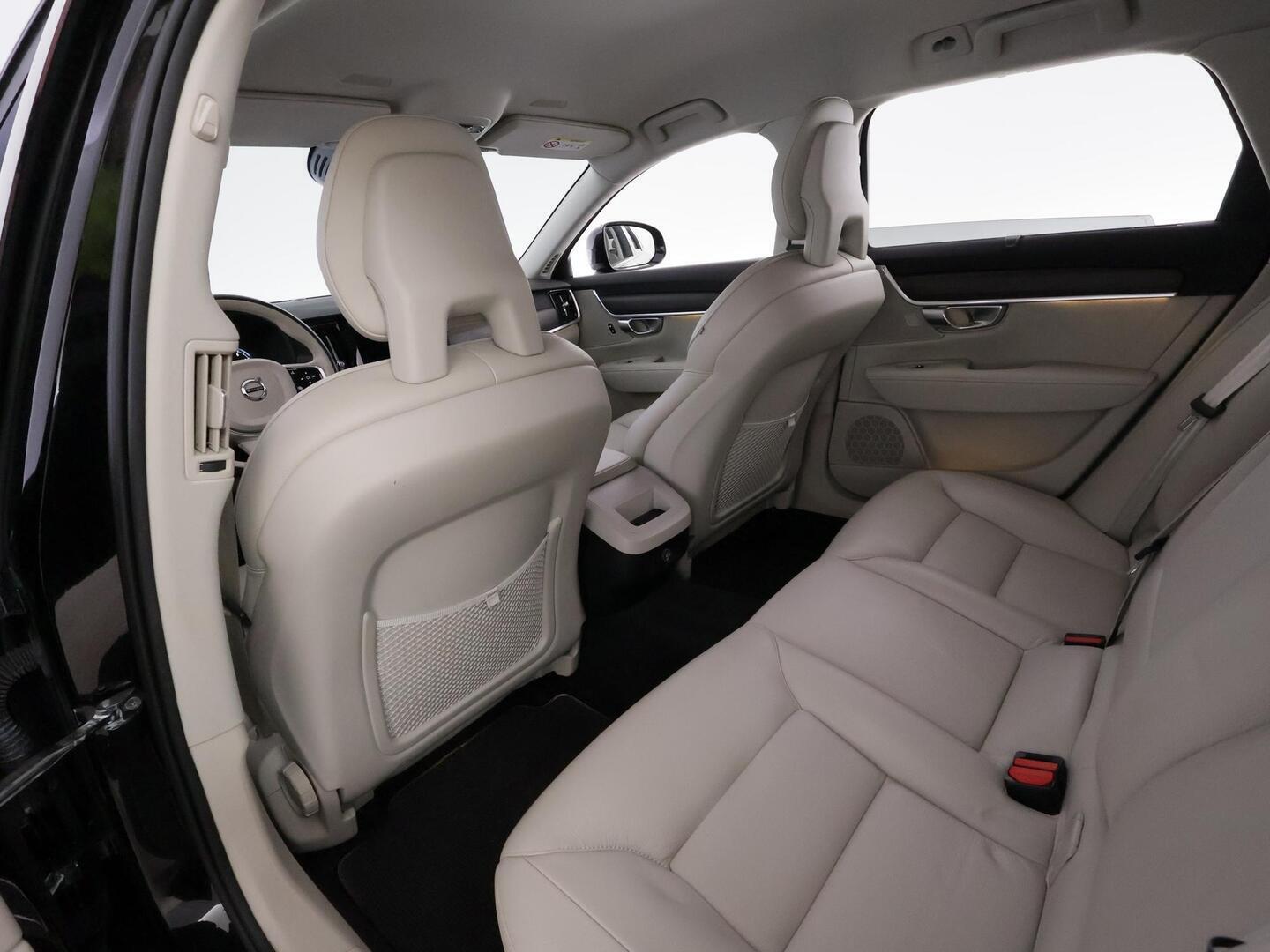 VOLVO V90 CROSS COUNTRY 2017